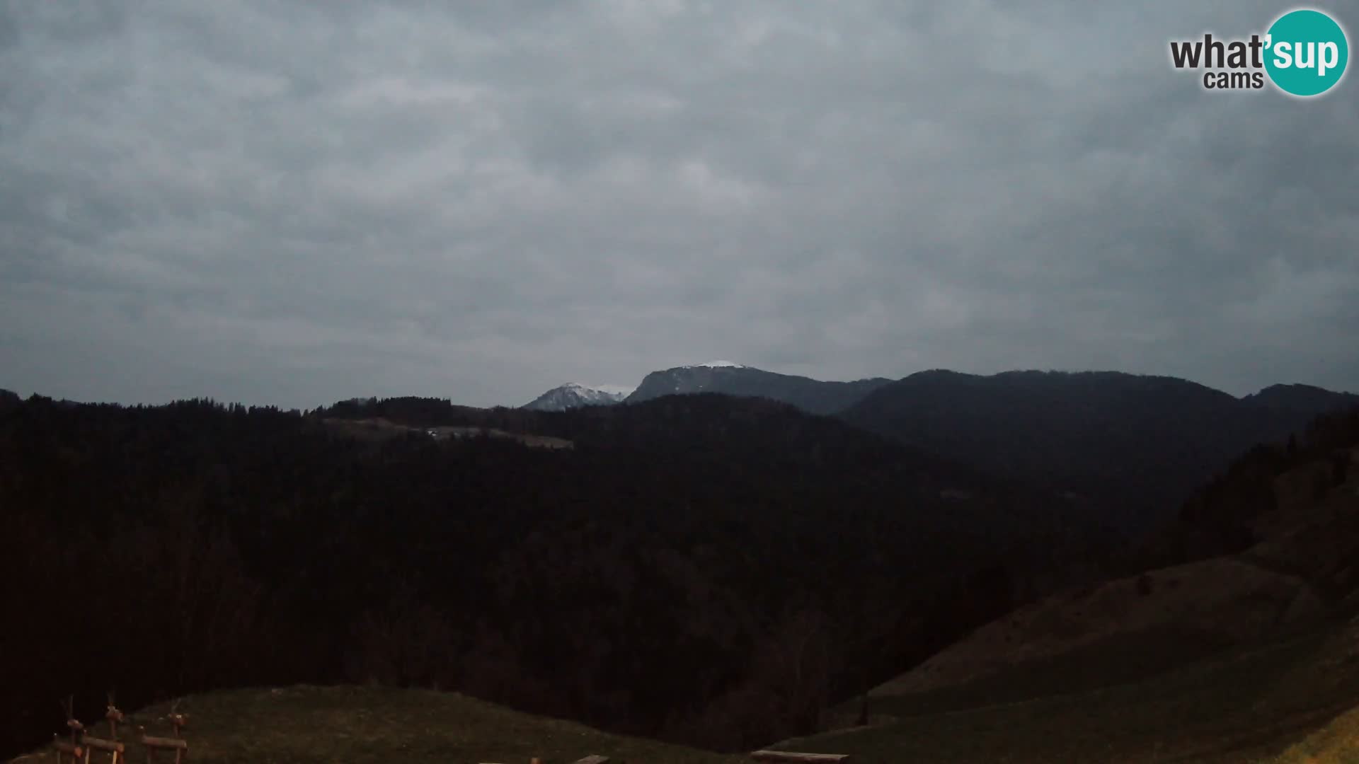Webcam Brunarica Dražgoše – Vista live sul Ratitovec (1666 m)