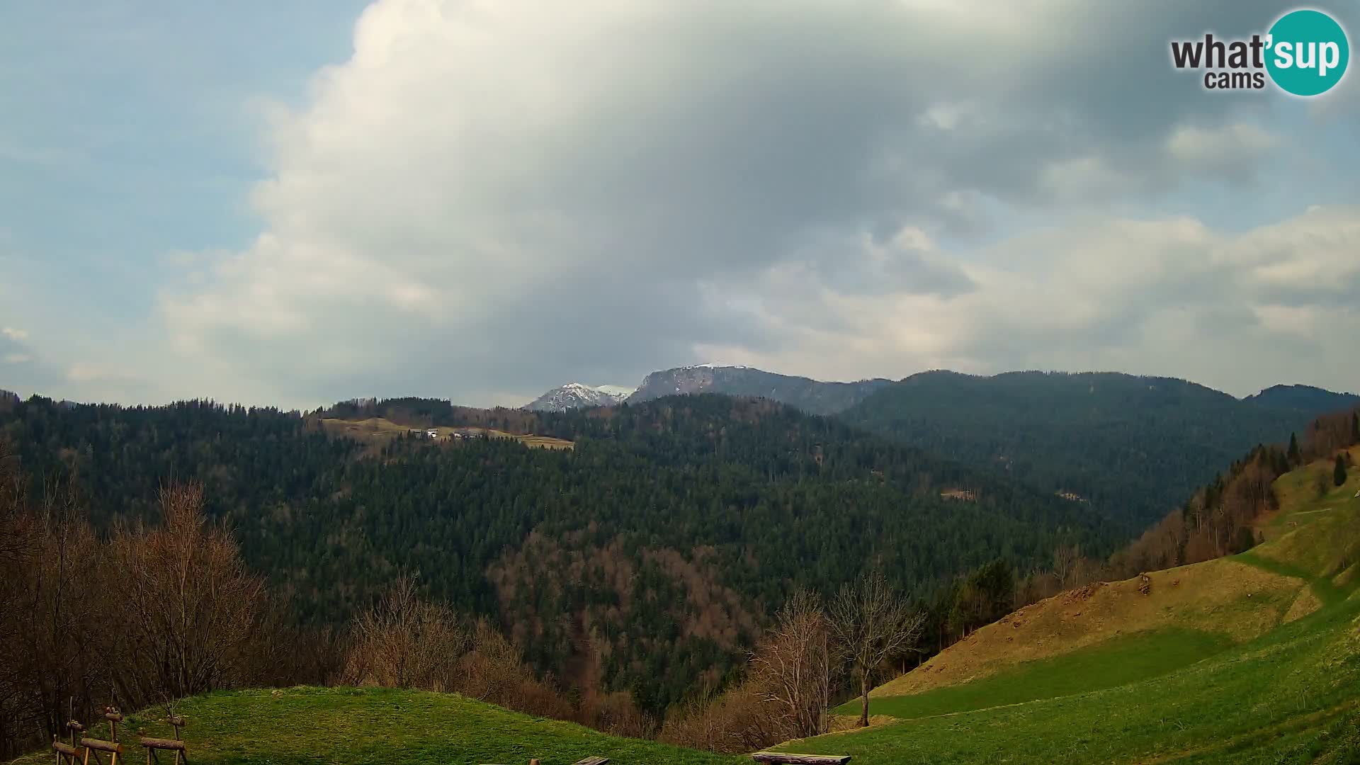 Webcam Brunarica Dražgoše – Liveblick auf Ratitovec (1666 m)