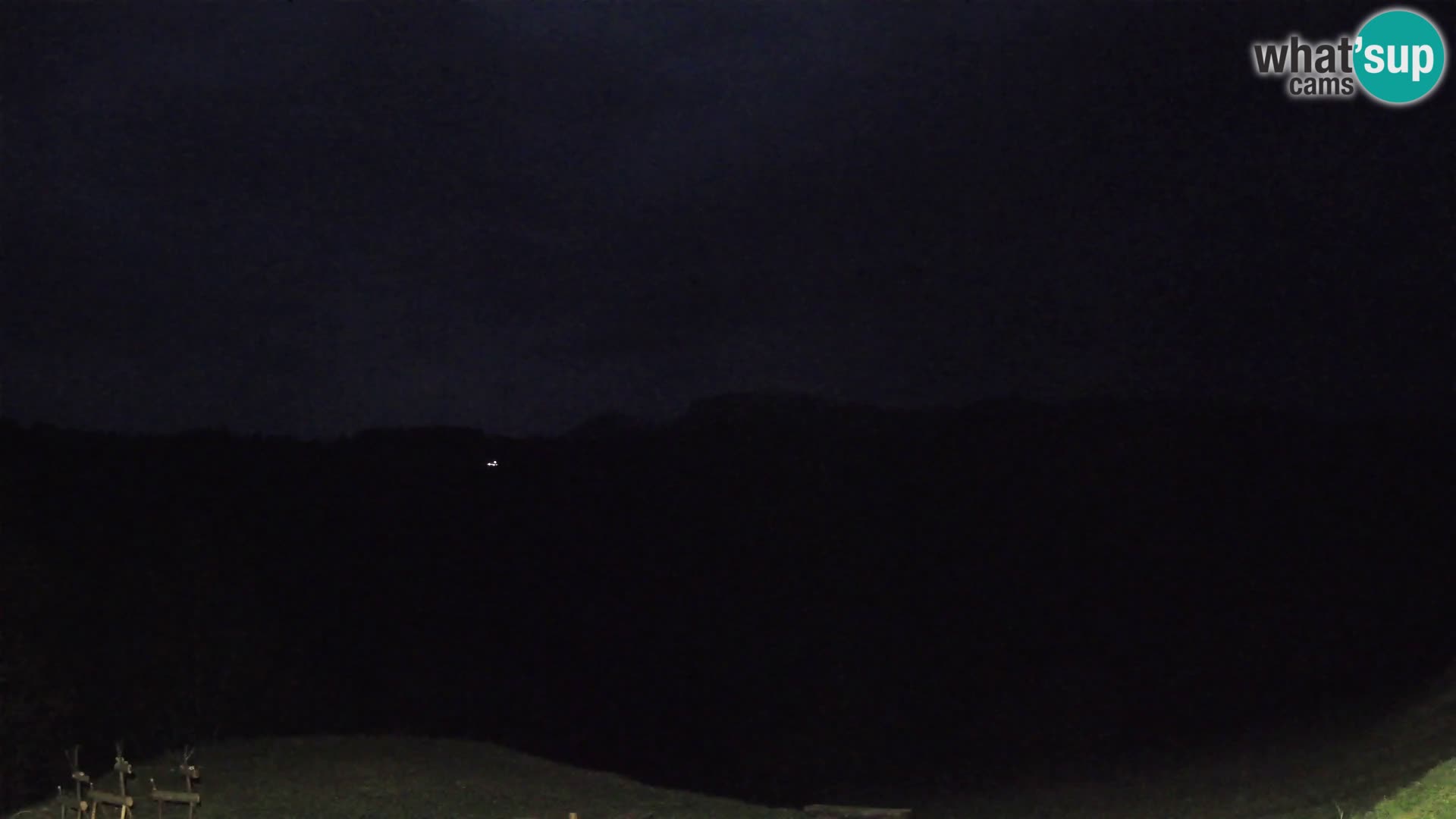 Webcam Brunarica Dražgoše – Live View of Ratitovec (1666 m)