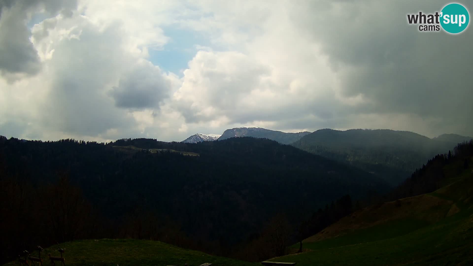 Webcam Brunarica Dražgoše – Vista live sul Ratitovec (1666 m)