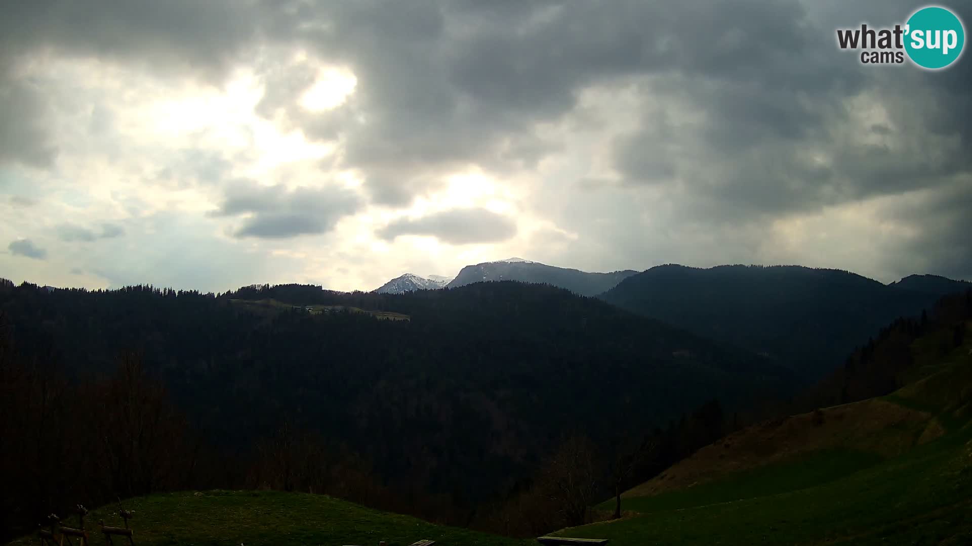 Webcam Brunarica Dražgoše – Liveblick auf Ratitovec (1666 m)