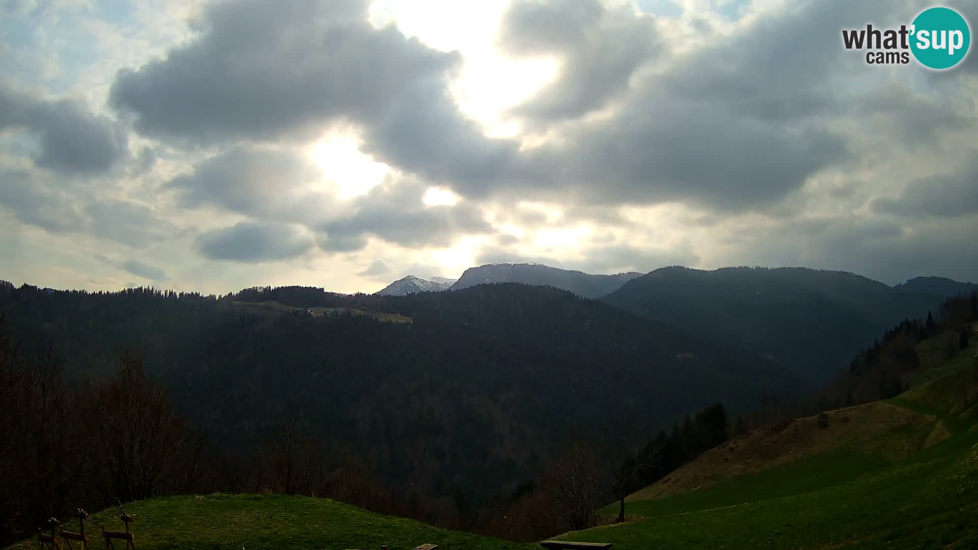 Webcam Brunarica Dražgoše – Vista live sul Ratitovec (1666 m)