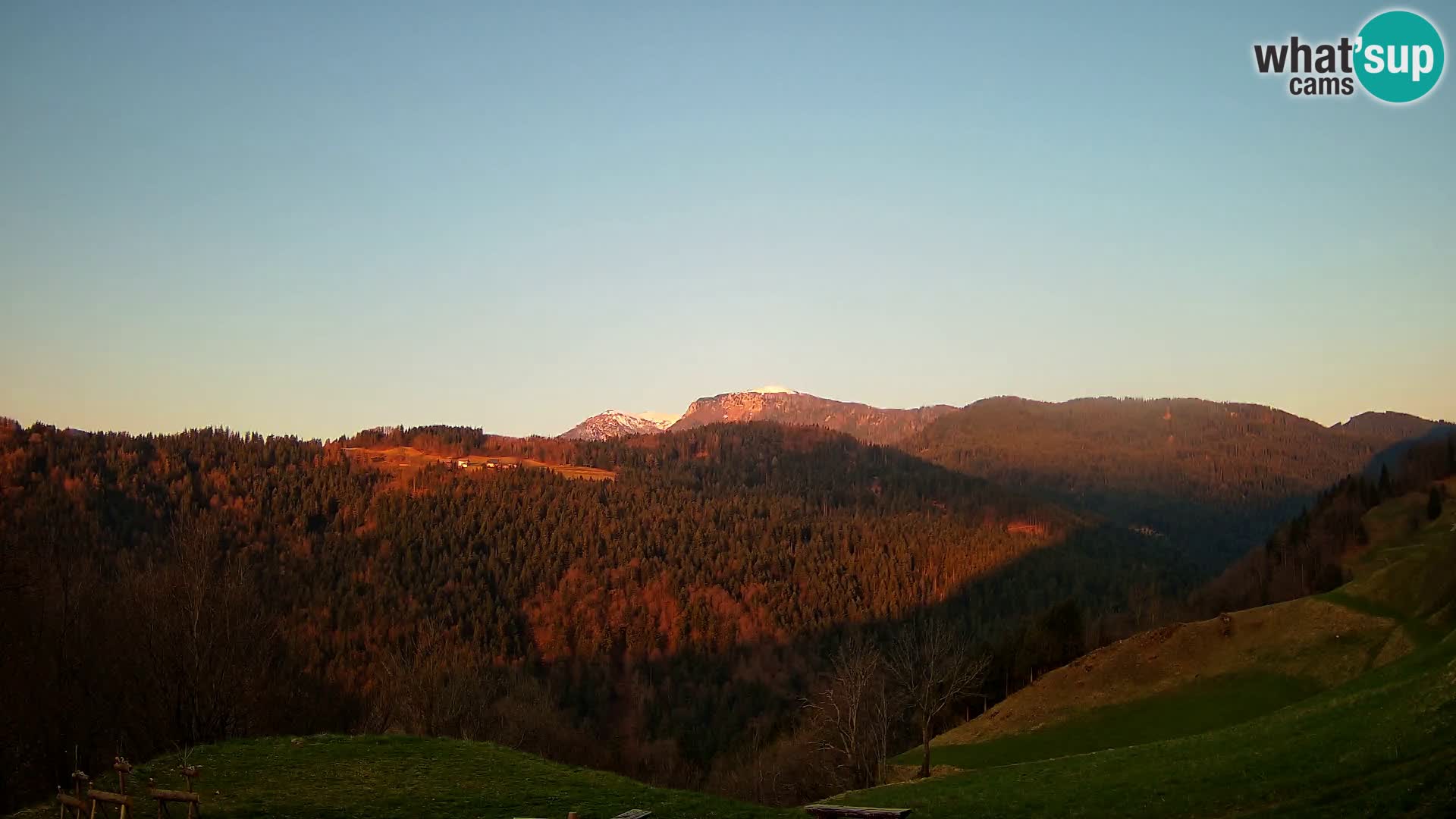 Webcam Brunarica Dražgoše – Liveblick auf Ratitovec (1666 m)