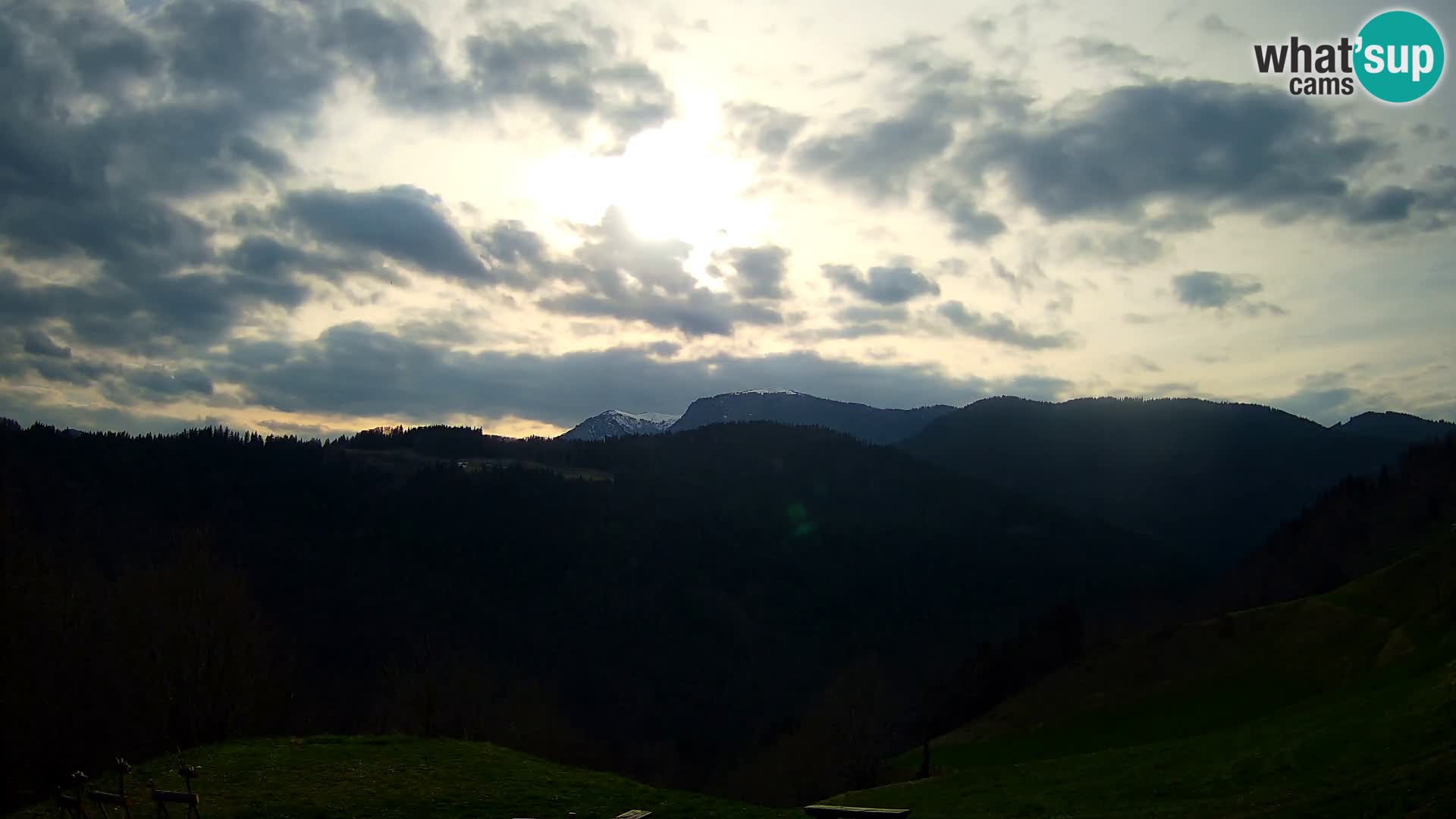 Webcam Brunarica Dražgoše – Vista live sul Ratitovec (1666 m)