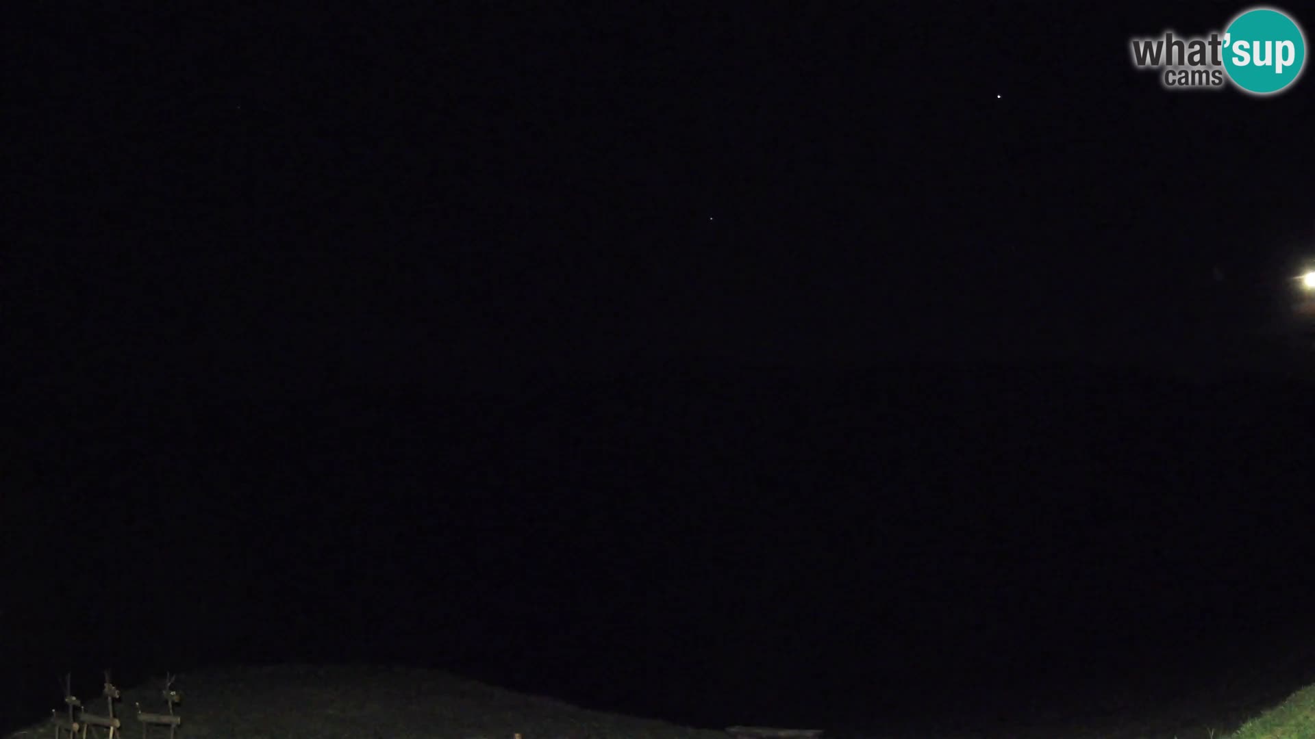 Webcam Brunarica Dražgoše – Vista live sul Ratitovec (1666 m)