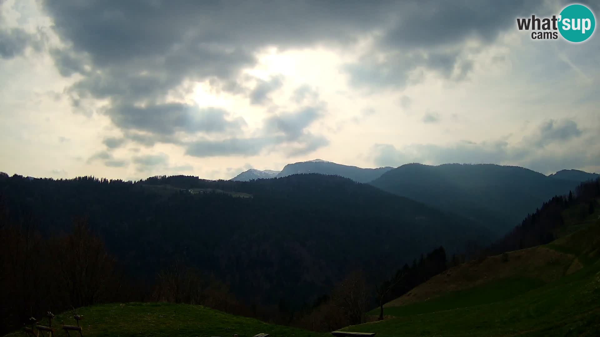 Webcam Brunarica Dražgoše – Liveblick auf Ratitovec (1666 m)