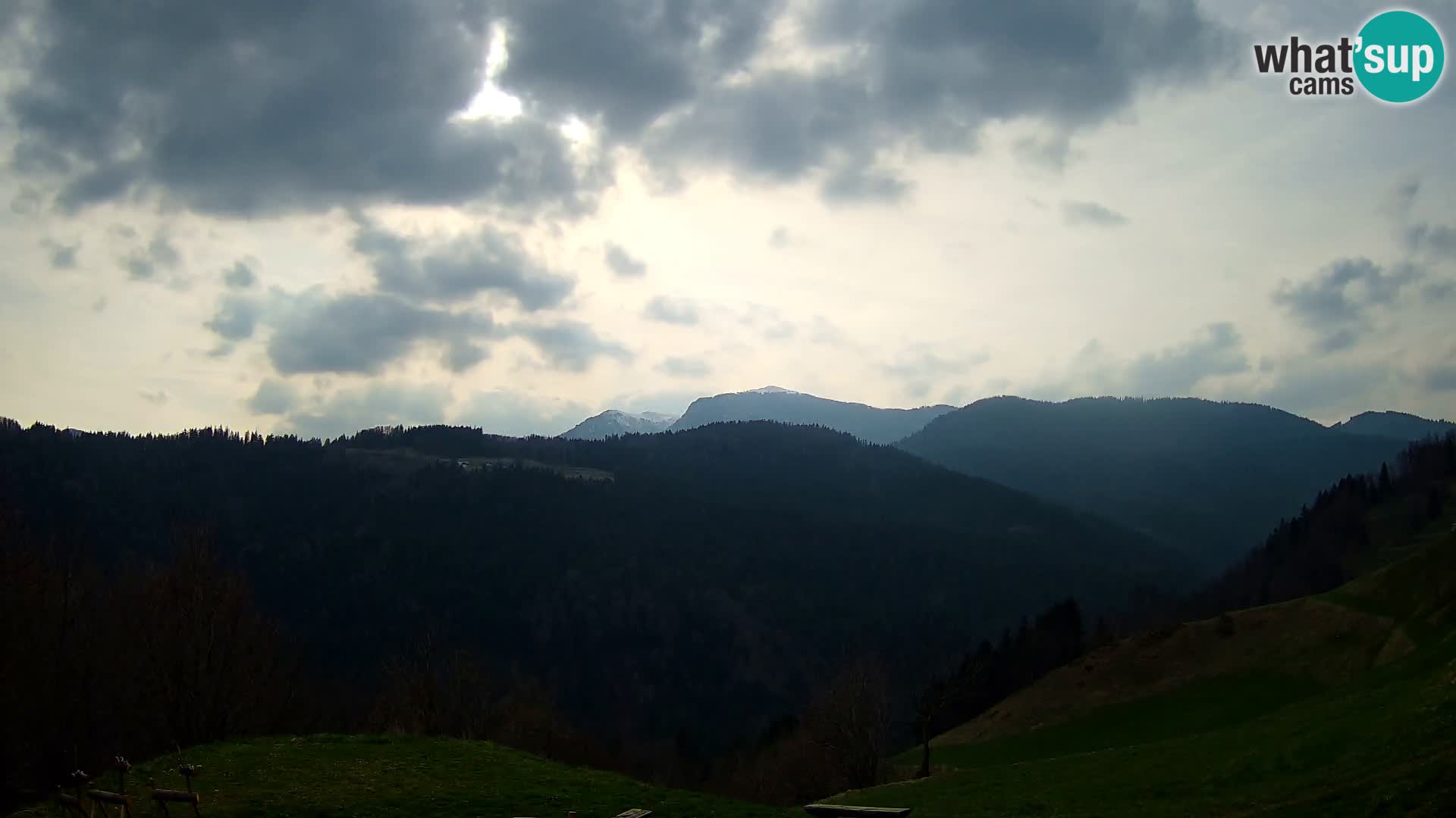 Webcam Brunarica Dražgoše – Liveblick auf Ratitovec (1666 m)