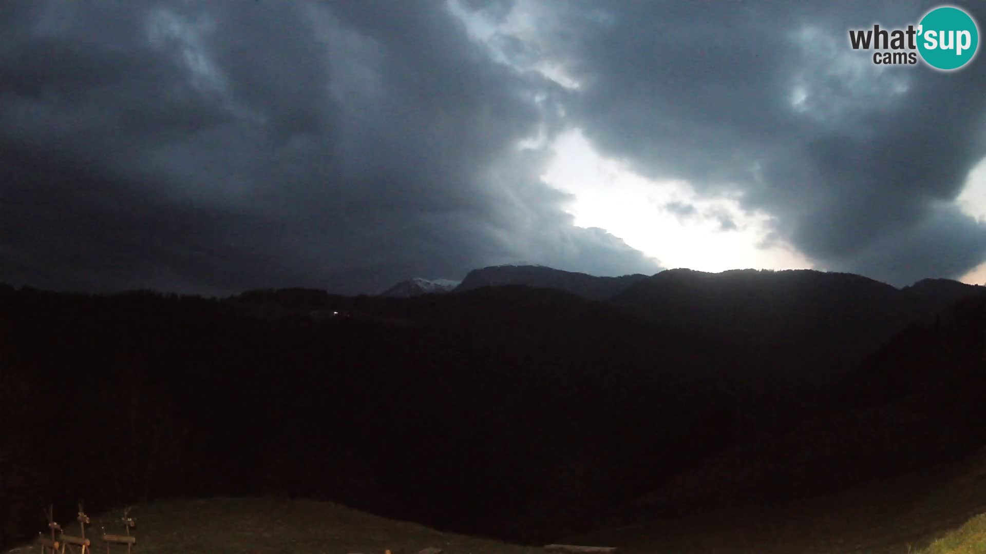 Webcam Brunarica Dražgoše – Vista live sul Ratitovec (1666 m)