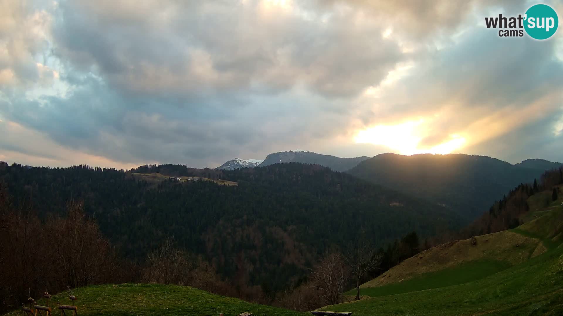 Webcam Brunarica Dražgoše – Liveblick auf Ratitovec (1666 m)