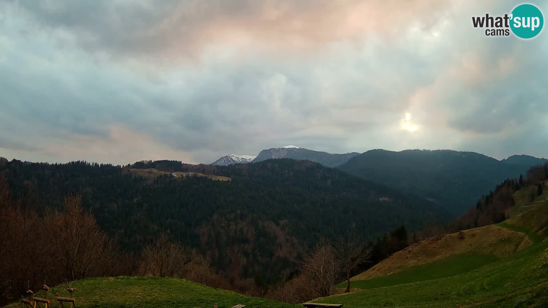 Webcam Brunarica Dražgoše – Vista live sul Ratitovec (1666 m)