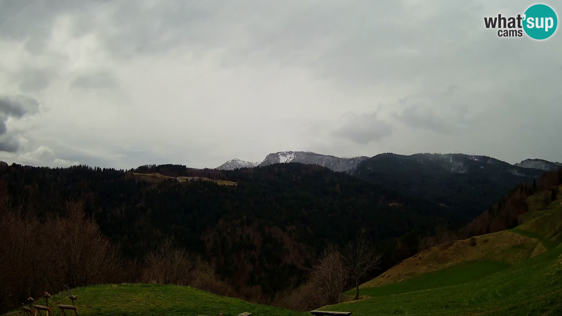 Webcam Brunarica Dražgoše – Liveblick auf Ratitovec (1666 m)