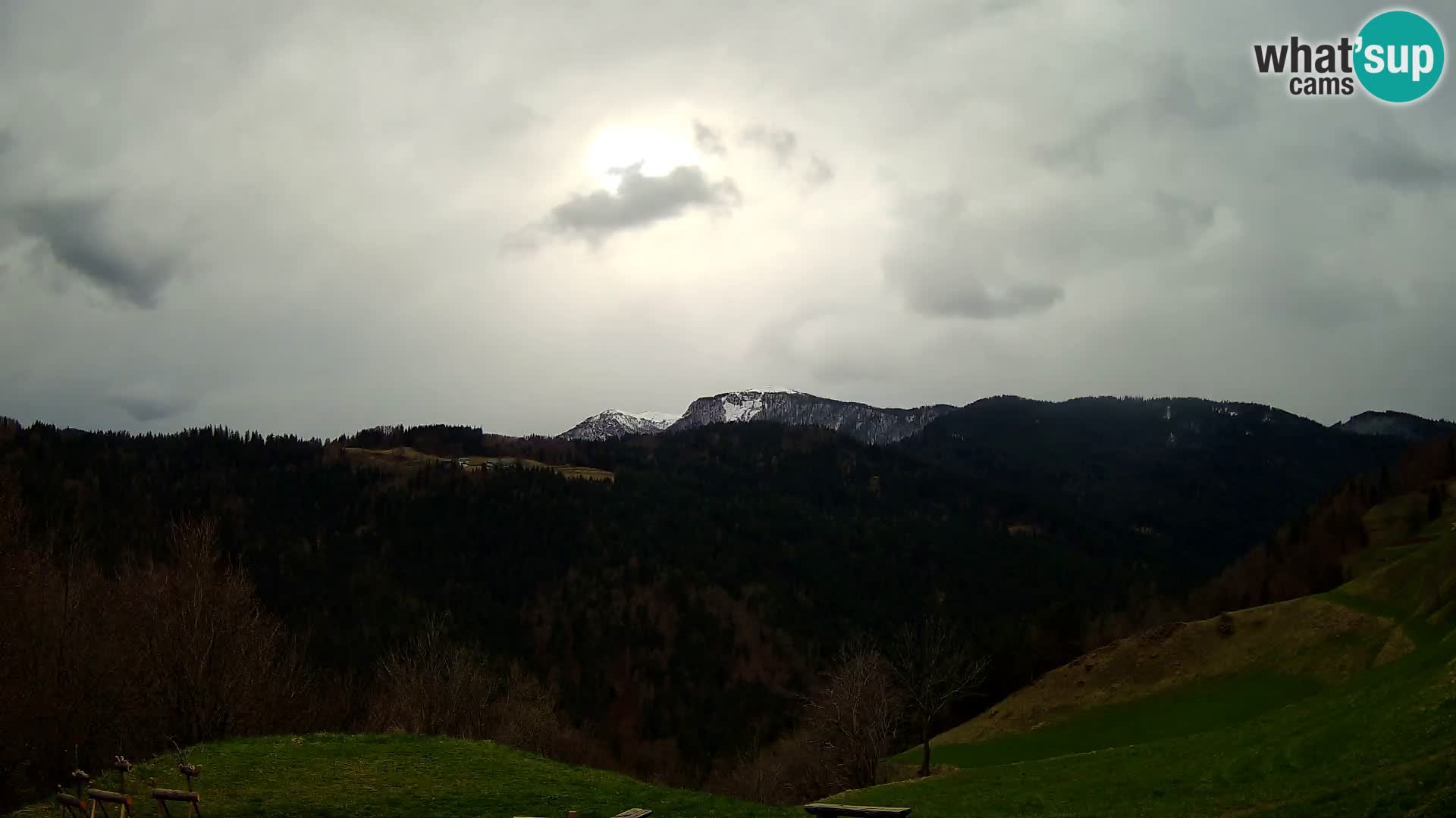 Webcam Brunarica Dražgoše – Vista live sul Ratitovec (1666 m)