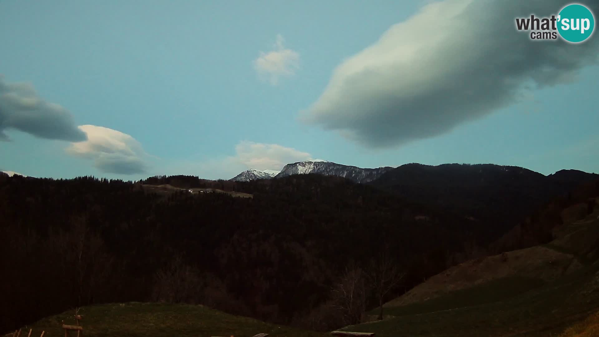 Webcam Brunarica Dražgoše – Live View of Ratitovec (1666 m)