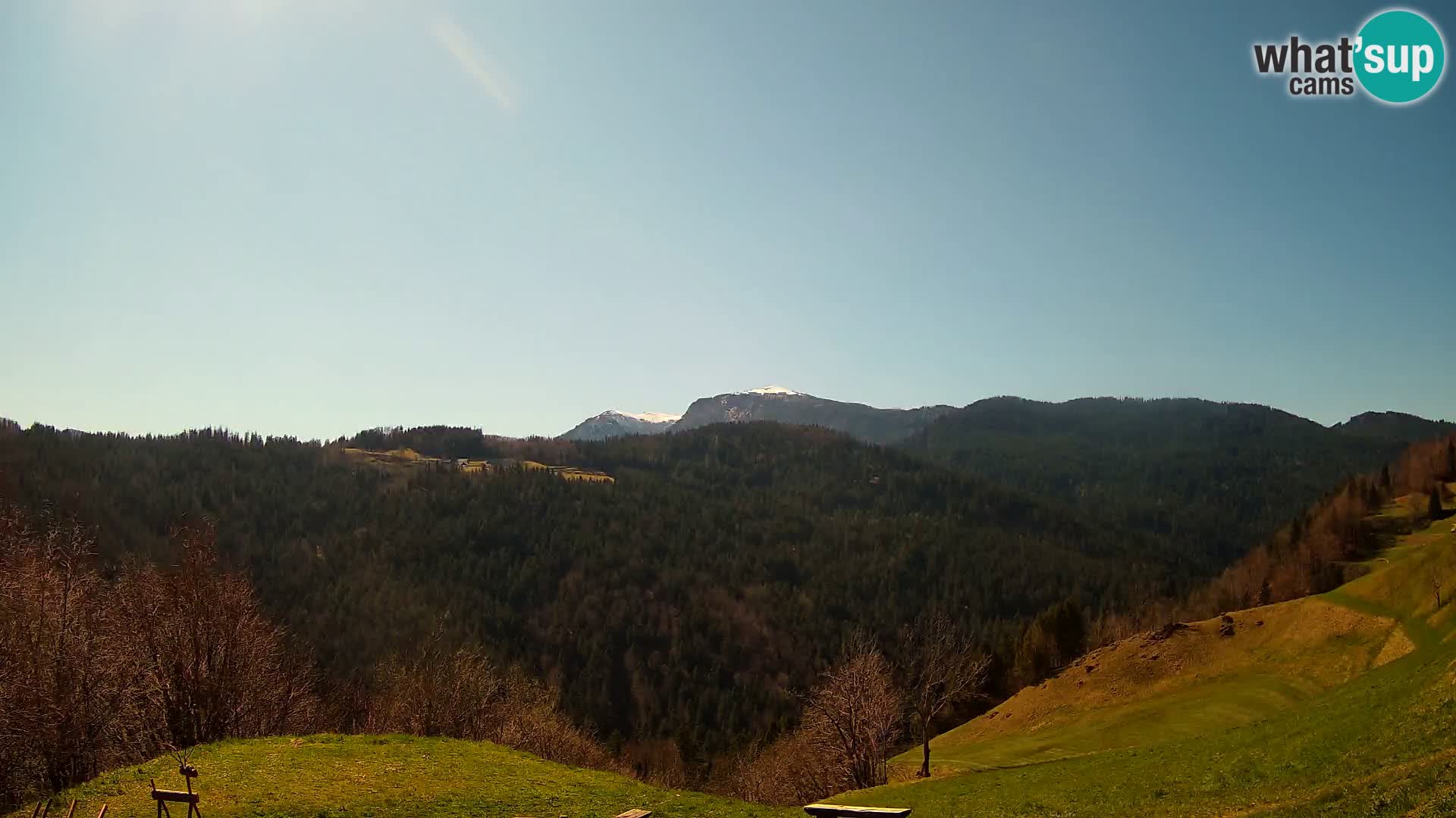 Webcam Brunarica Dražgoše – Vista live sul Ratitovec (1666 m)