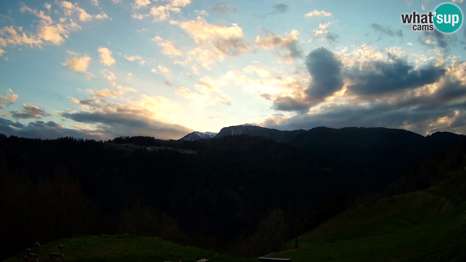 Webcam Brunarica Dražgoše – Vista live sul Ratitovec (1666 m)