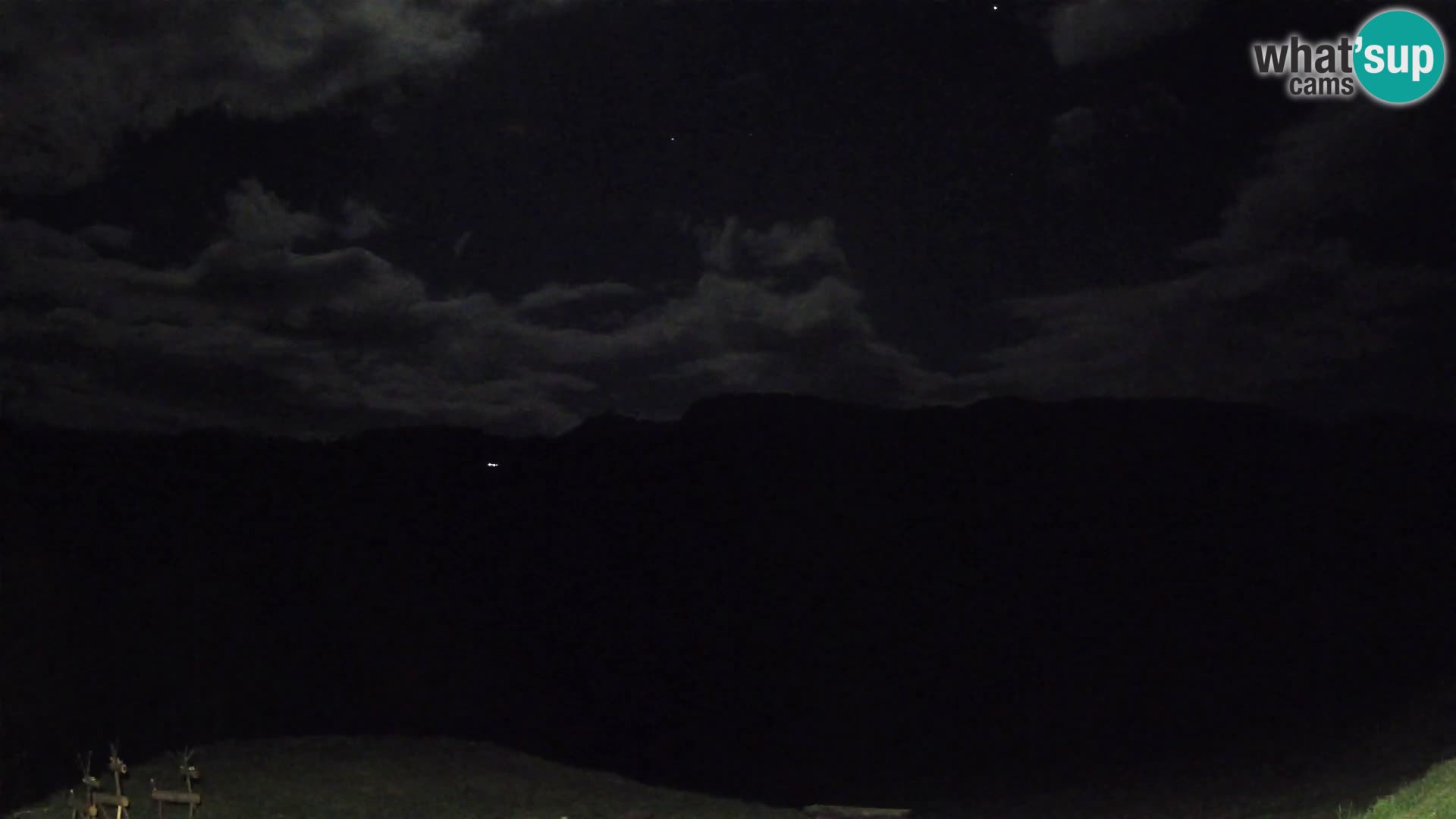 Webcam Brunarica Dražgoše – Vista live sul Ratitovec (1666 m)