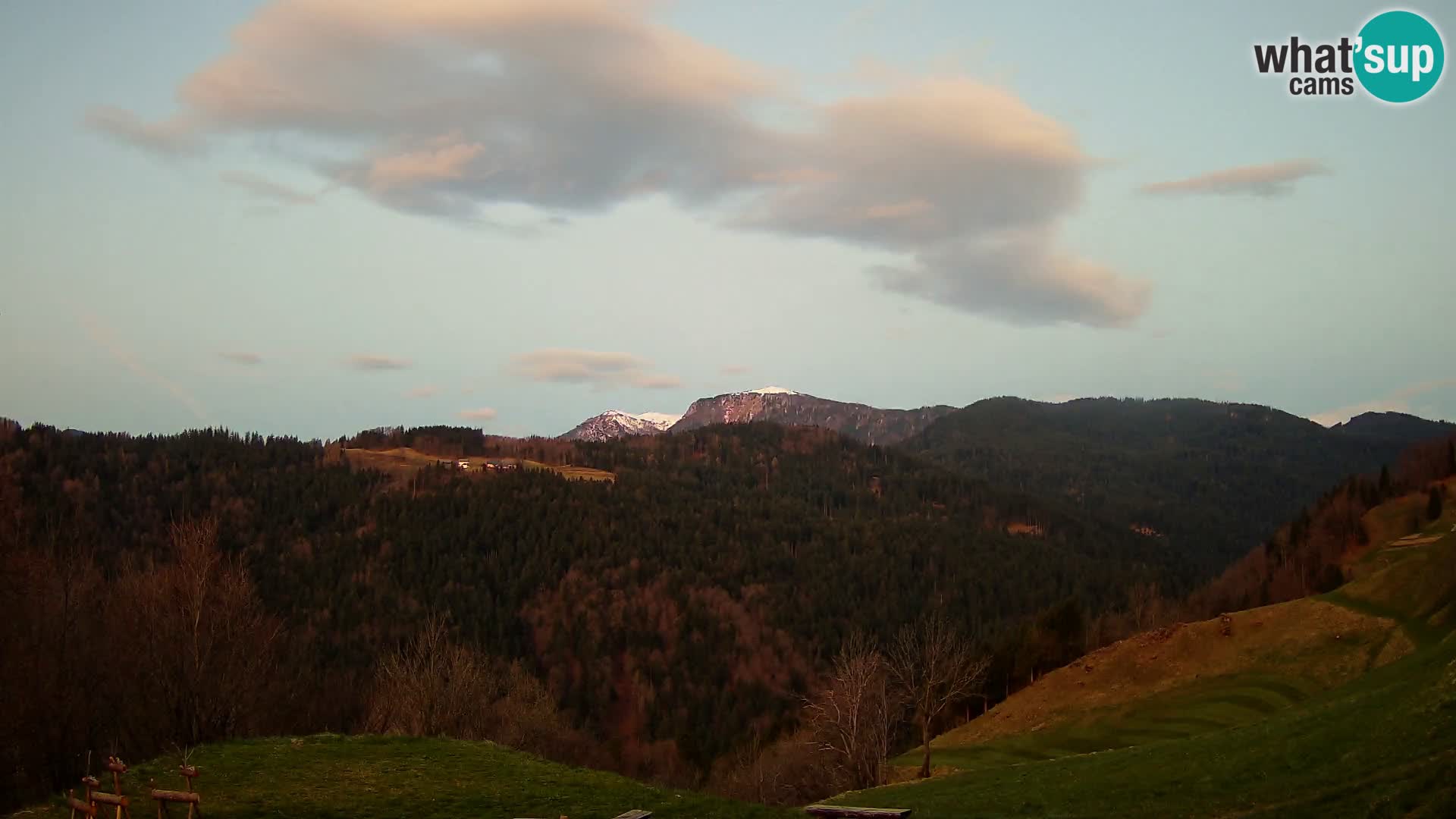 Webcam Brunarica Dražgoše – Live View of Ratitovec (1666 m)