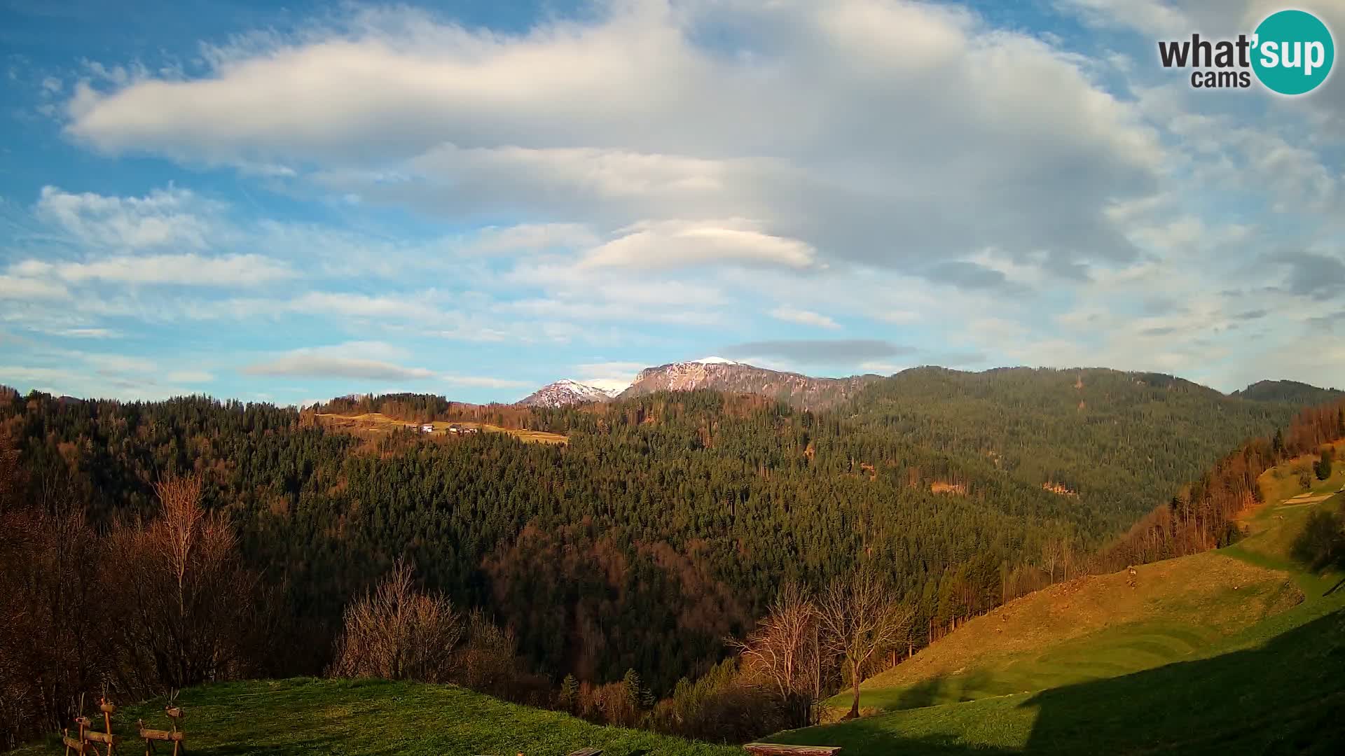 Webcam Brunarica Dražgoše – Liveblick auf Ratitovec (1666 m)