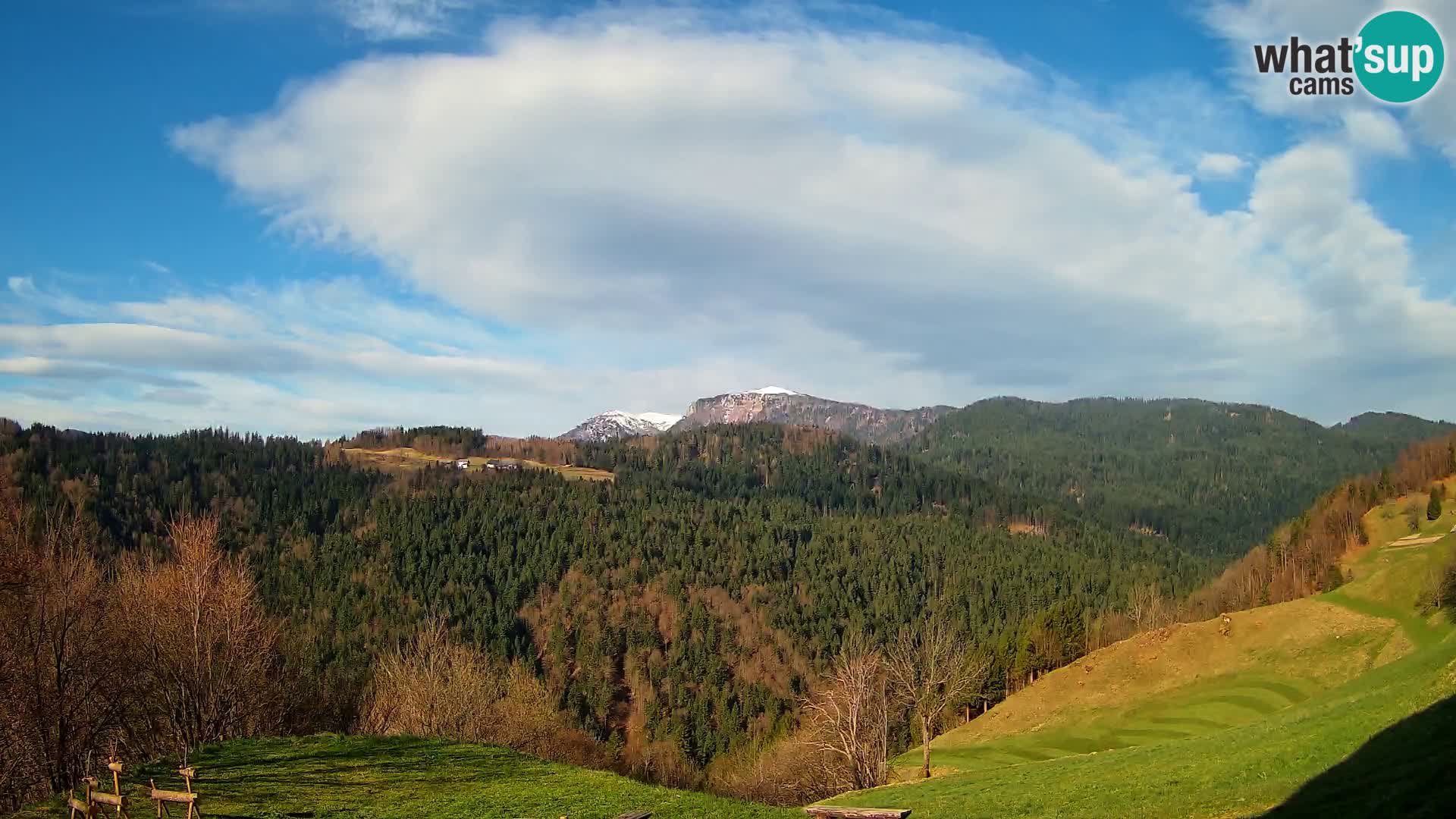 Webcam Brunarica Dražgoše – Liveblick auf Ratitovec (1666 m)