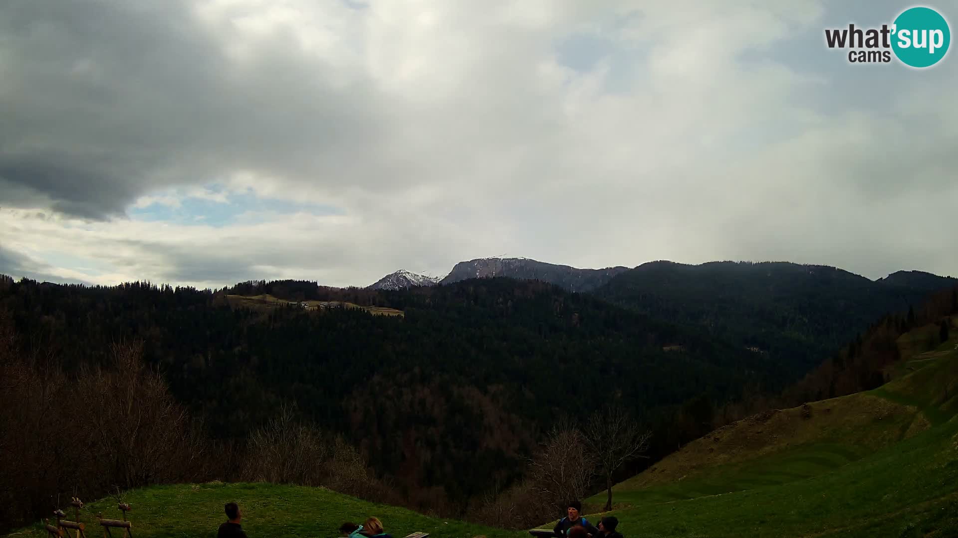 Webcam Brunarica Dražgoše – Liveblick auf Ratitovec (1666 m)