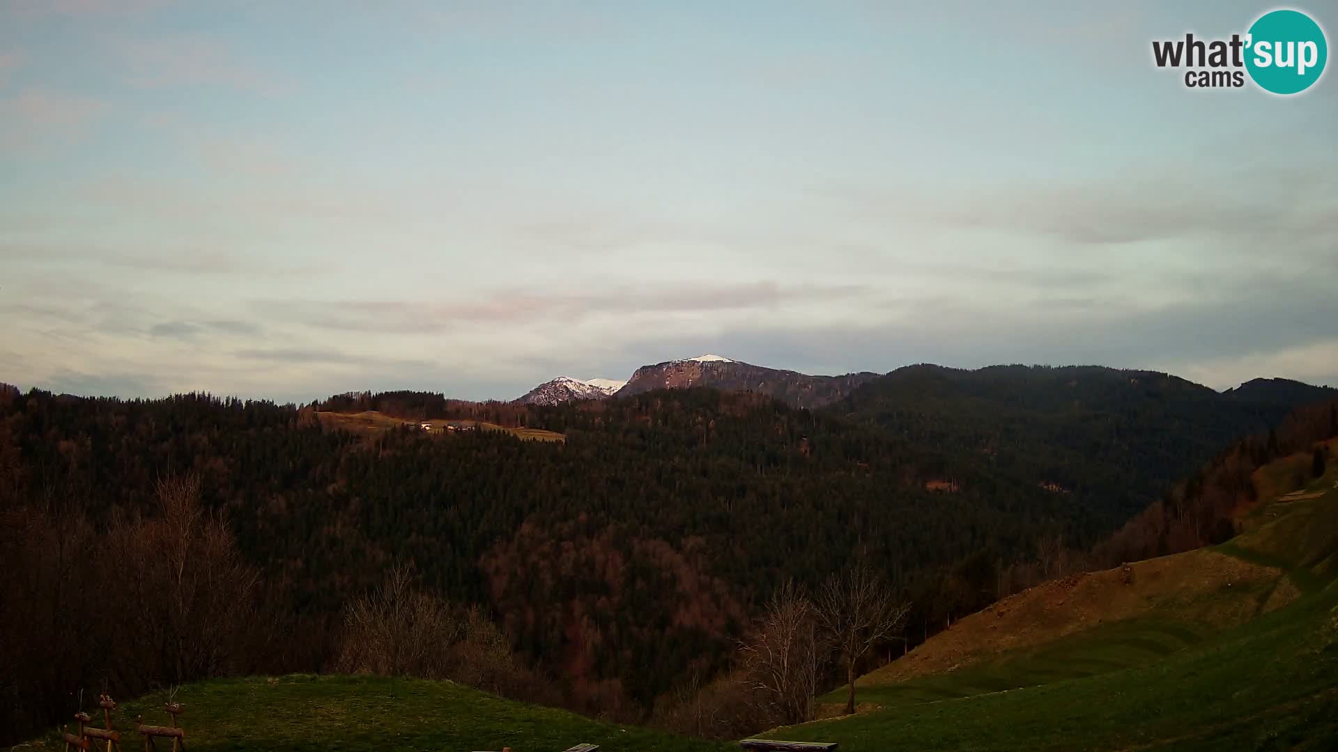 Webcam Brunarica Dražgoše – Liveblick auf Ratitovec (1666 m)