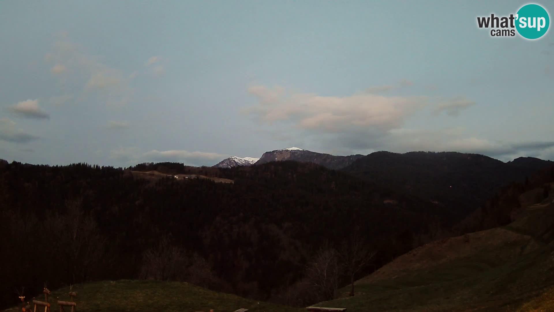 Web kamera Brunarica Dražgoše – Pogled uživo na Ratitovec (1666 m)