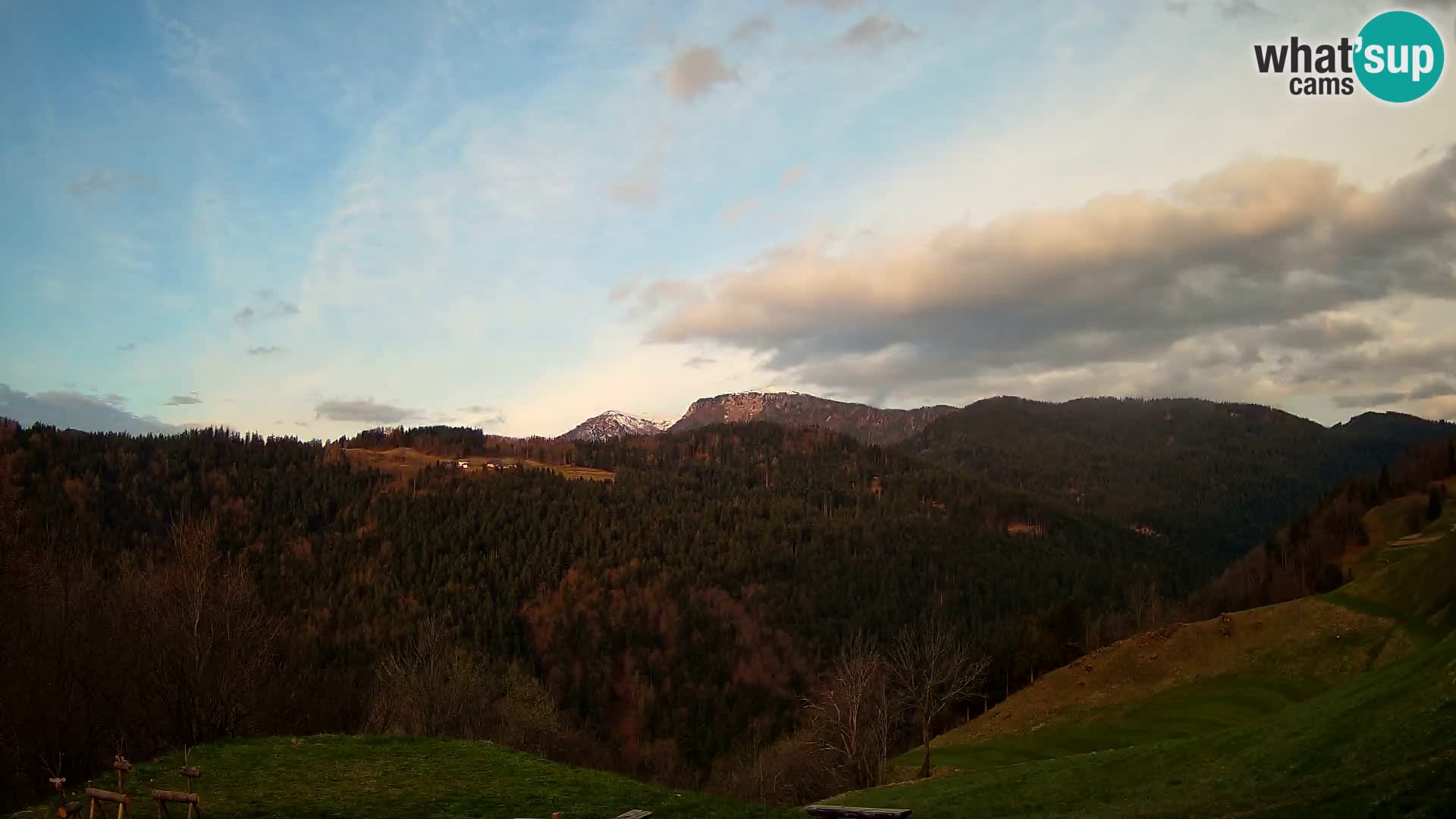 Webcam Brunarica Dražgoše – Liveblick auf Ratitovec (1666 m)