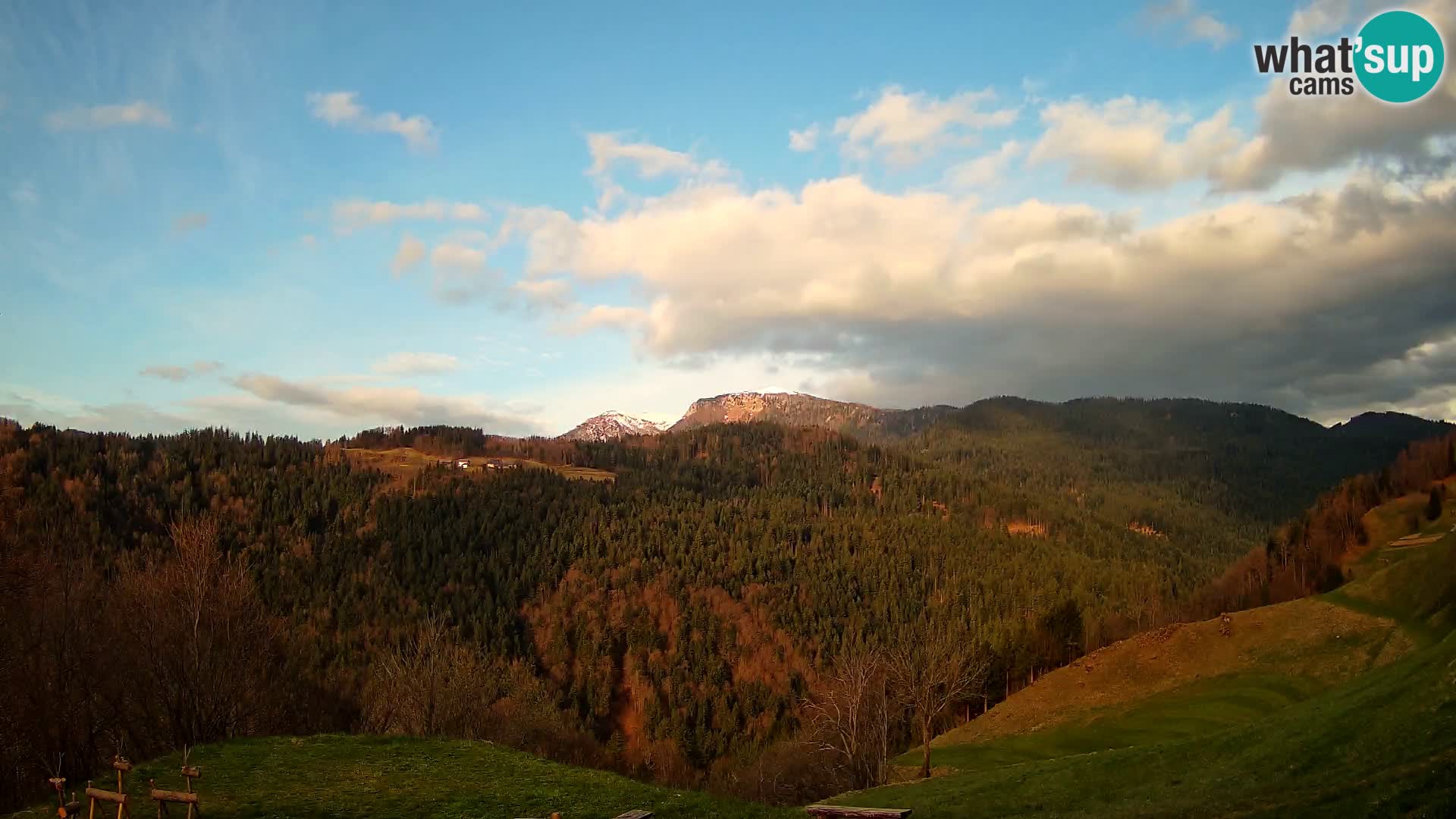 Webcam Brunarica Dražgoše – Liveblick auf Ratitovec (1666 m)