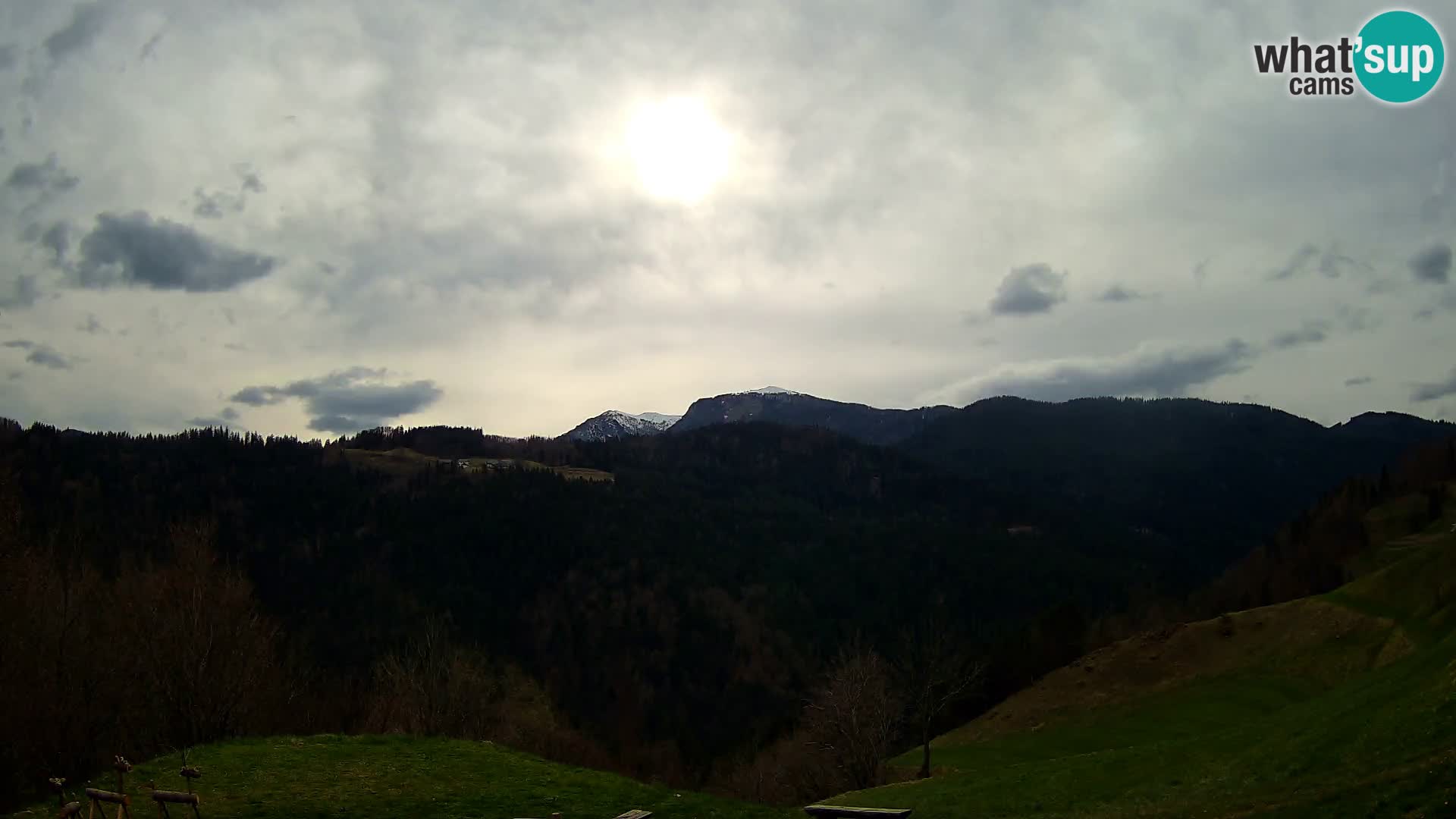 Webcam Brunarica Dražgoše – Vista live sul Ratitovec (1666 m)