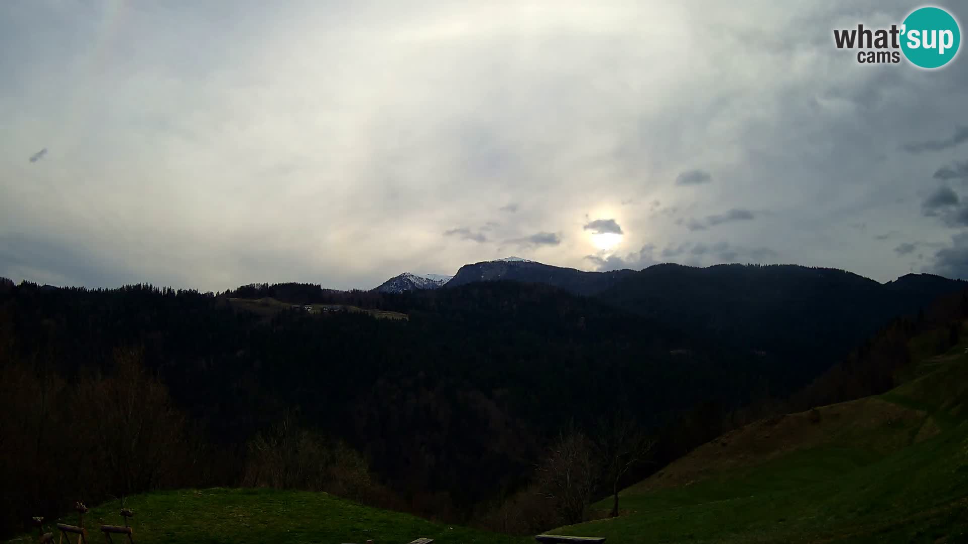 Webcam Brunarica Dražgoše – Vista live sul Ratitovec (1666 m)