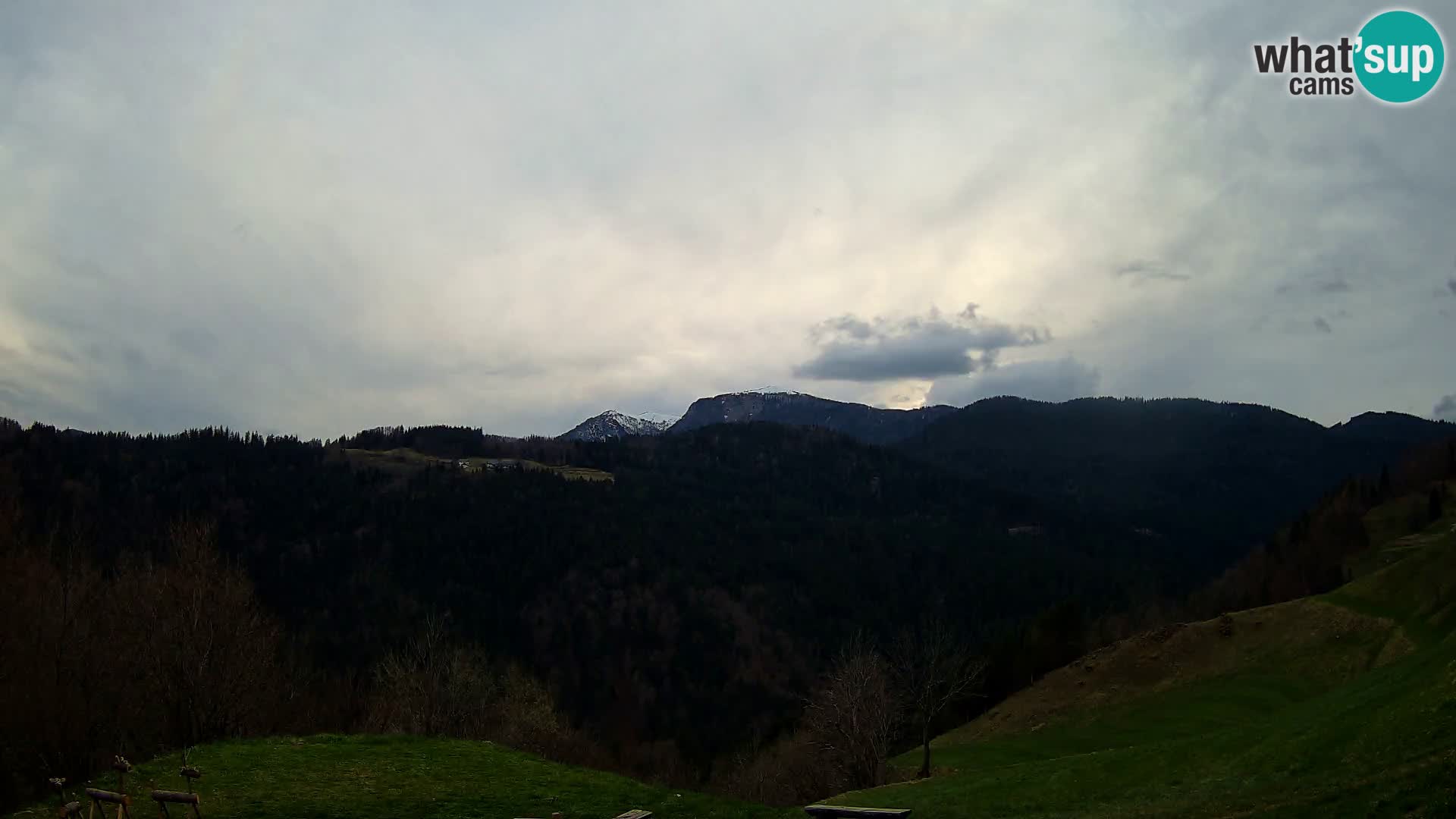 Webcam Brunarica Dražgoše – Liveblick auf Ratitovec (1666 m)