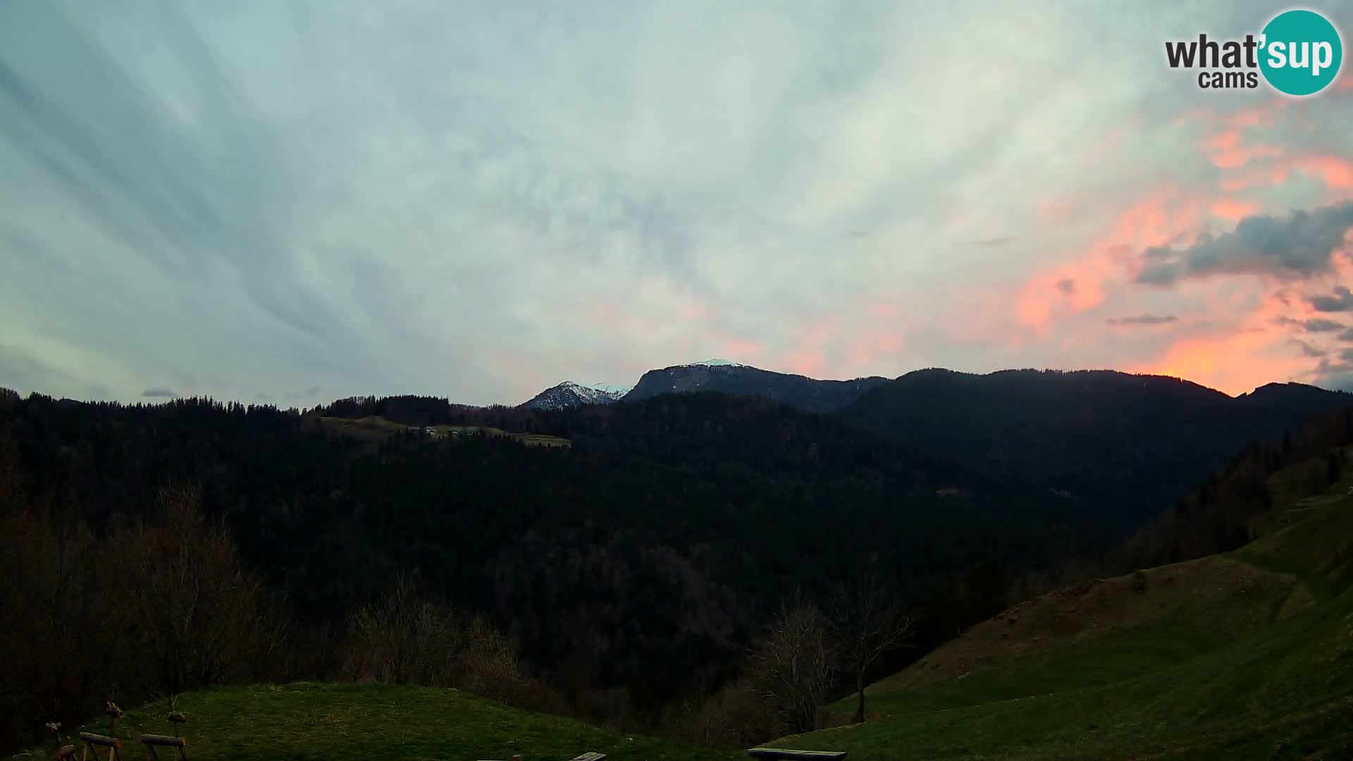 Webcam Brunarica Dražgoše – Liveblick auf Ratitovec (1666 m)