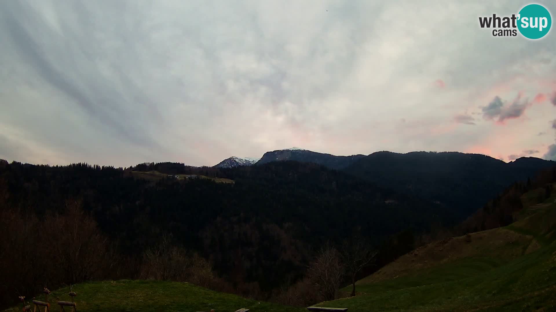 Webcam Brunarica Dražgoše – Liveblick auf Ratitovec (1666 m)