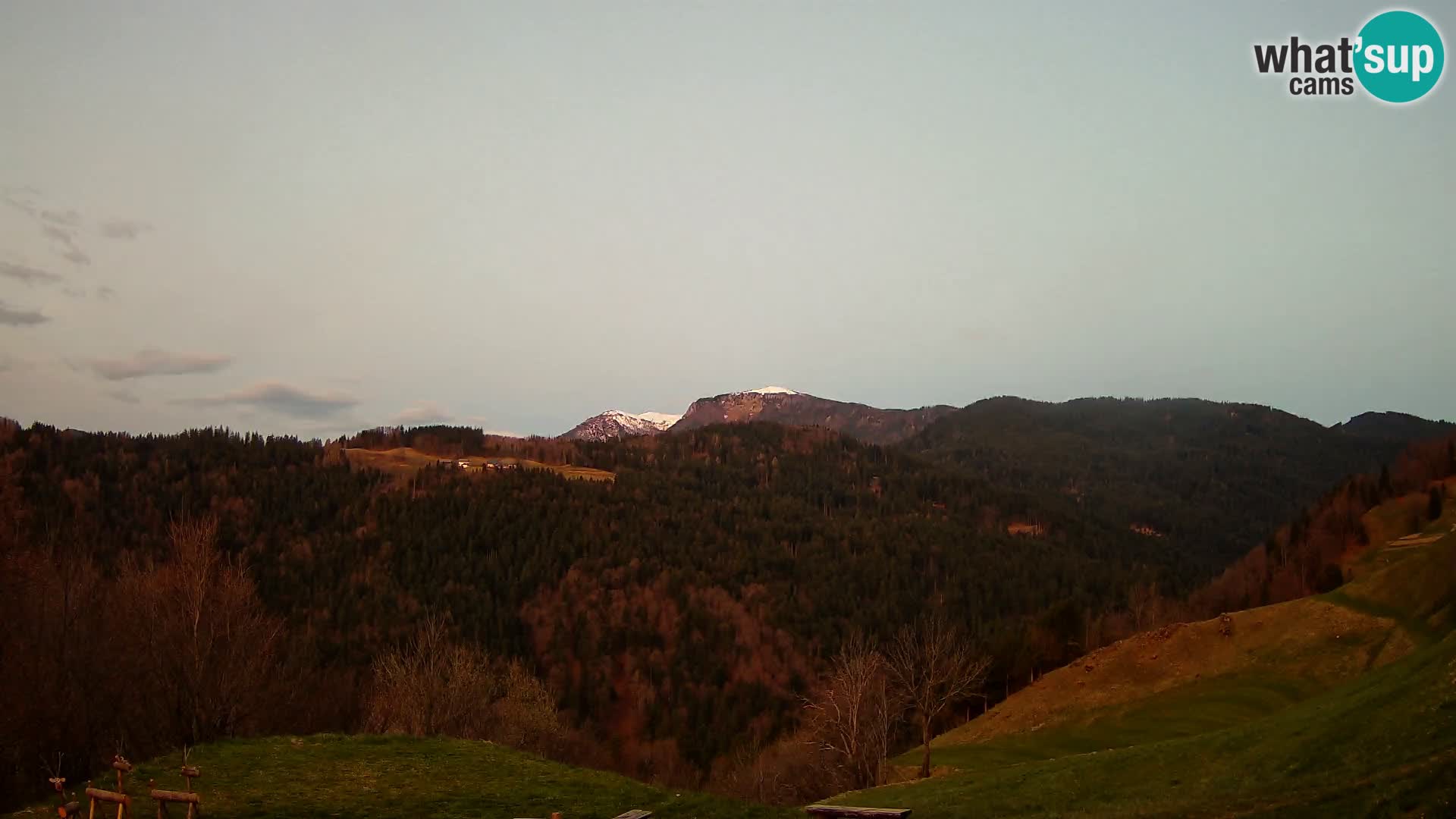 Webcam Brunarica Dražgoše – Live View of Ratitovec (1666 m)