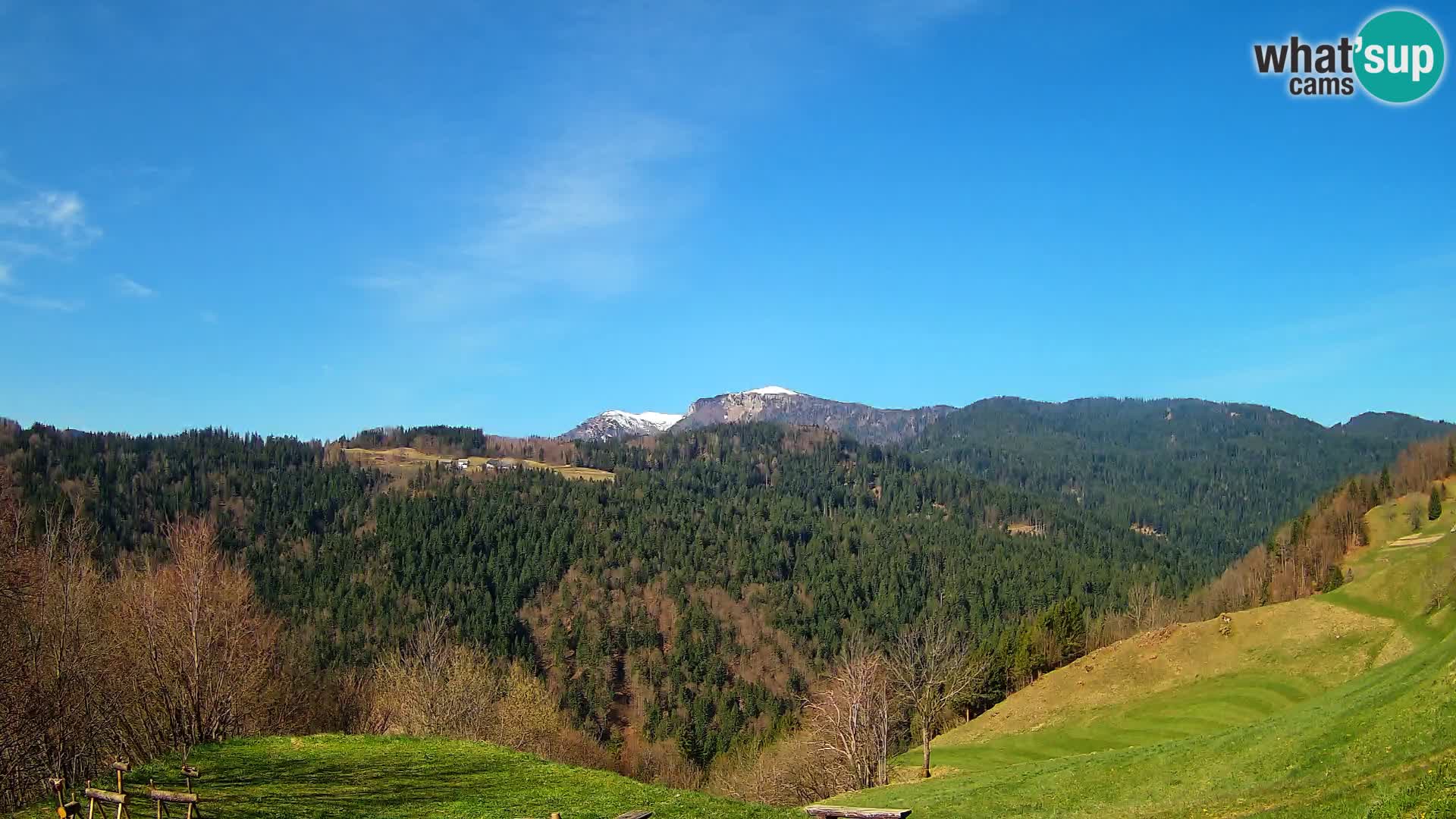 Webcam Brunarica Dražgoše – Vista live sul Ratitovec (1666 m)