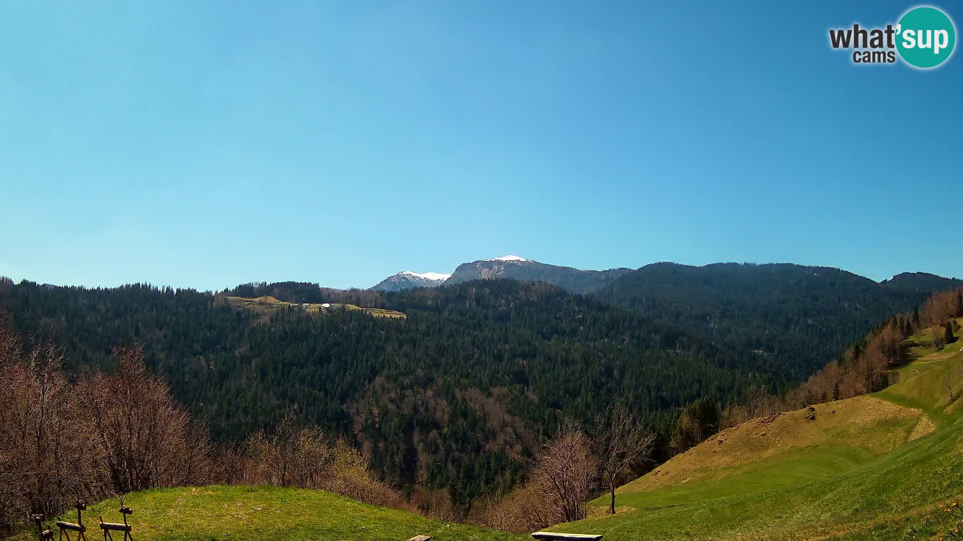 Webcam Brunarica Dražgoše – Liveblick auf Ratitovec (1666 m)