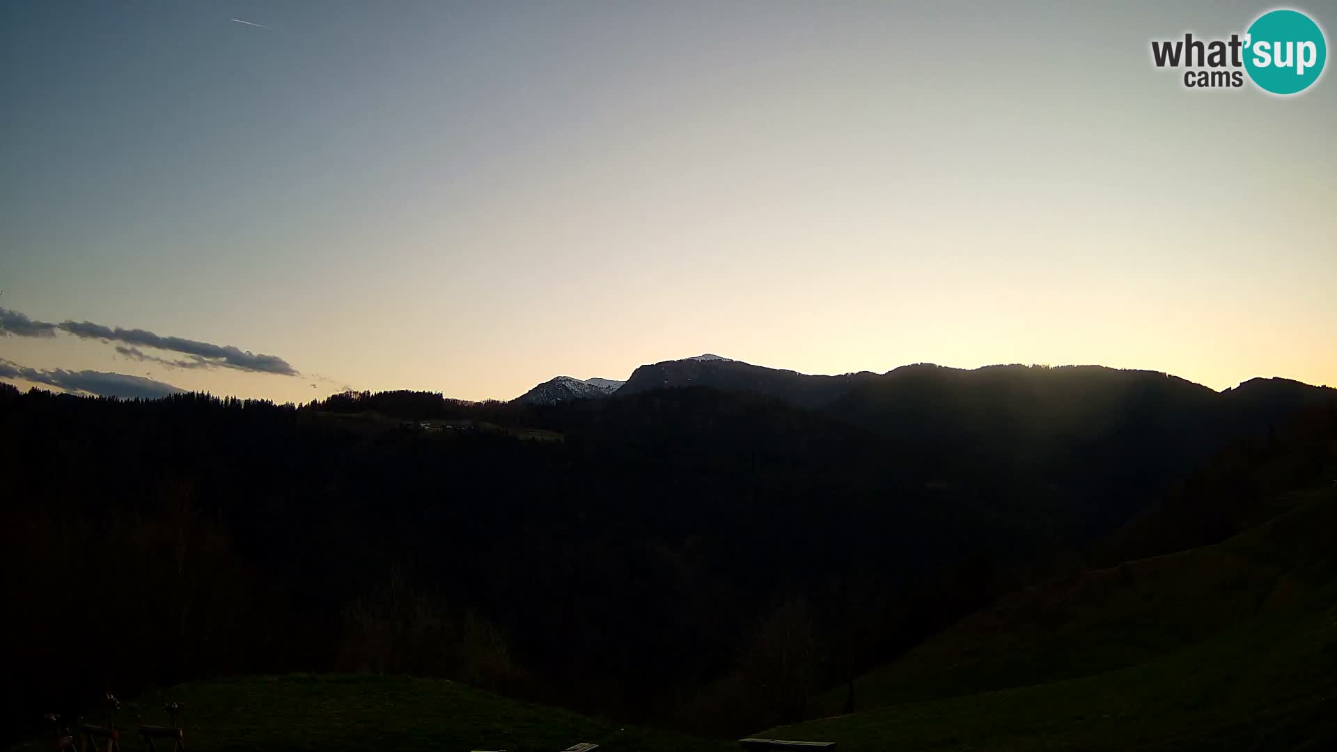 Webcam Brunarica Dražgoše – Live View of Ratitovec (1666 m)