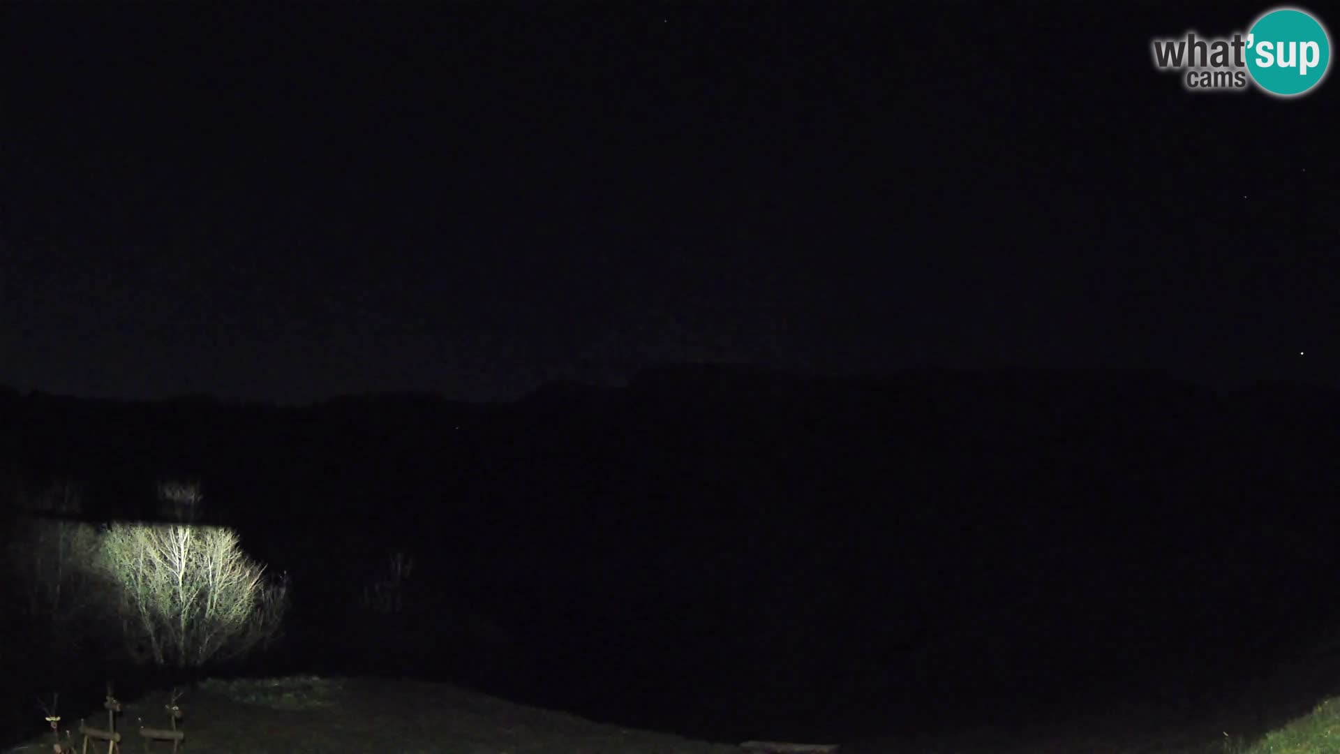 Webcam Brunarica Dražgoše – Live View of Ratitovec (1666 m)