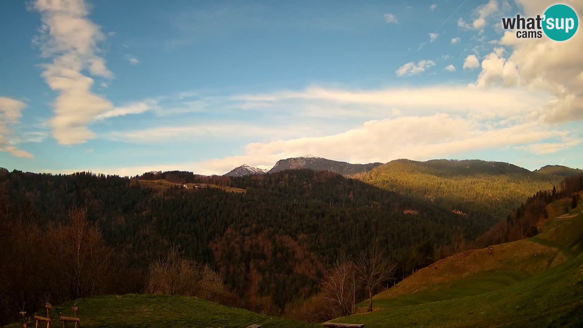 Webcam Brunarica Dražgoše – Vista live sul Ratitovec (1666 m)