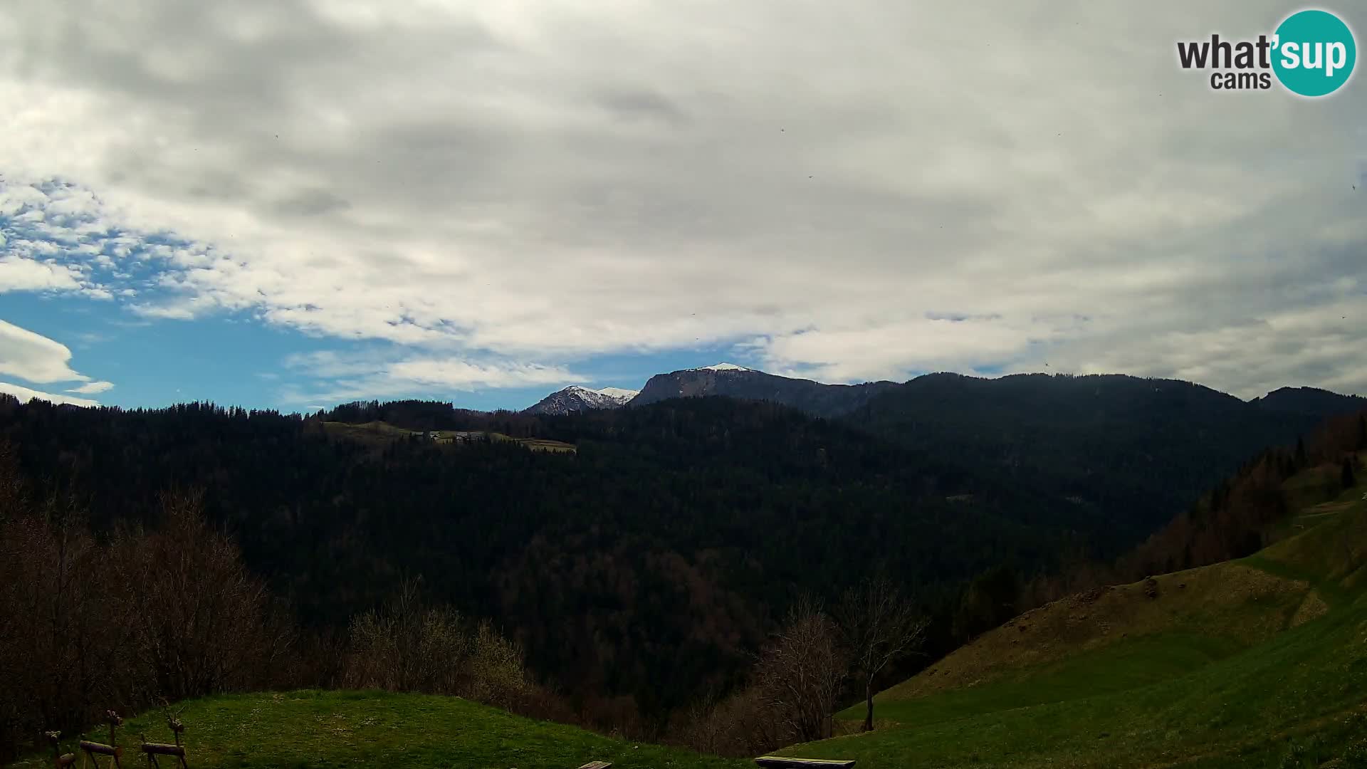 Webcam Brunarica Dražgoše – Liveblick auf Ratitovec (1666 m)