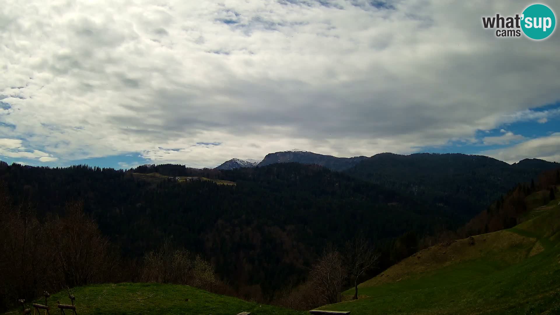 Webcam Brunarica Dražgoše – Liveblick auf Ratitovec (1666 m)