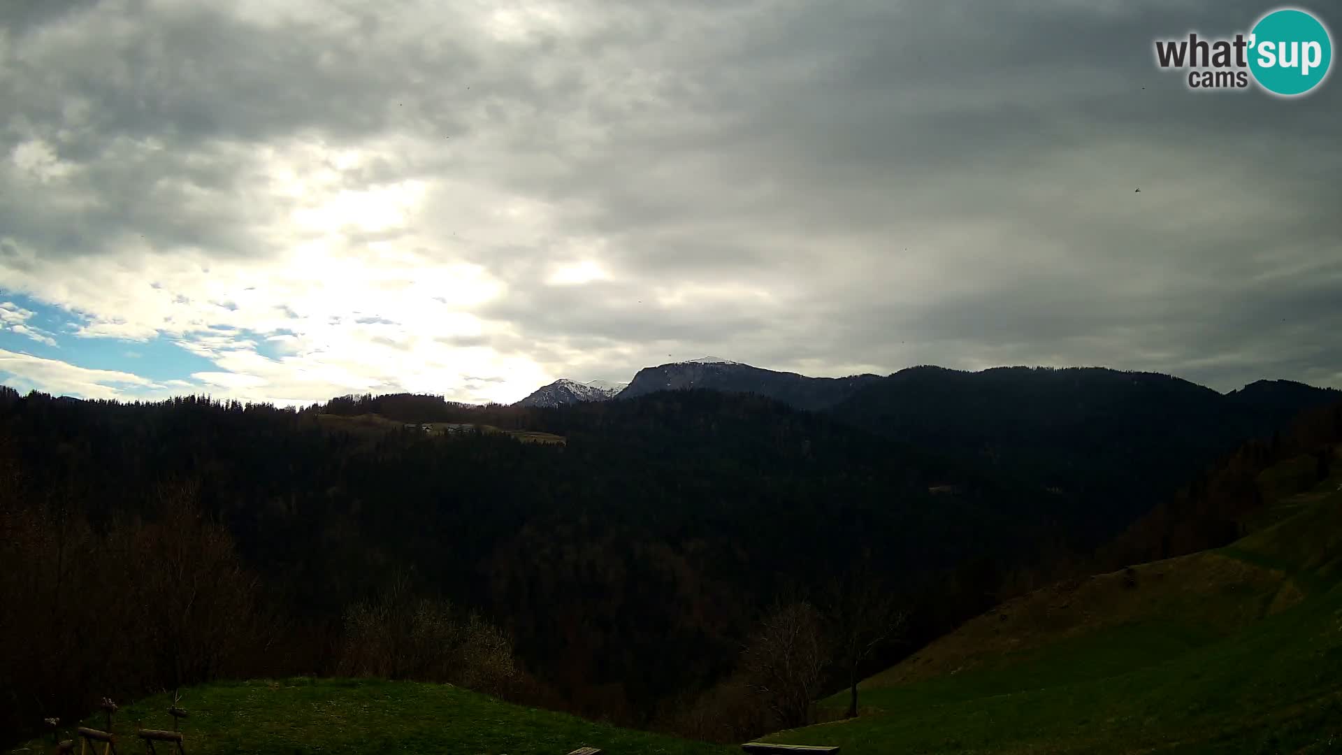 Webcam Brunarica Dražgoše – Liveblick auf Ratitovec (1666 m)