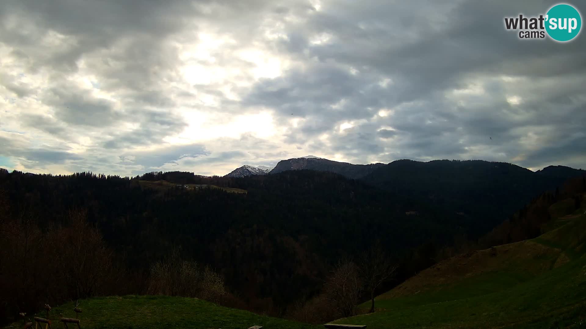 Webcam Brunarica Dražgoše – Vista live sul Ratitovec (1666 m)