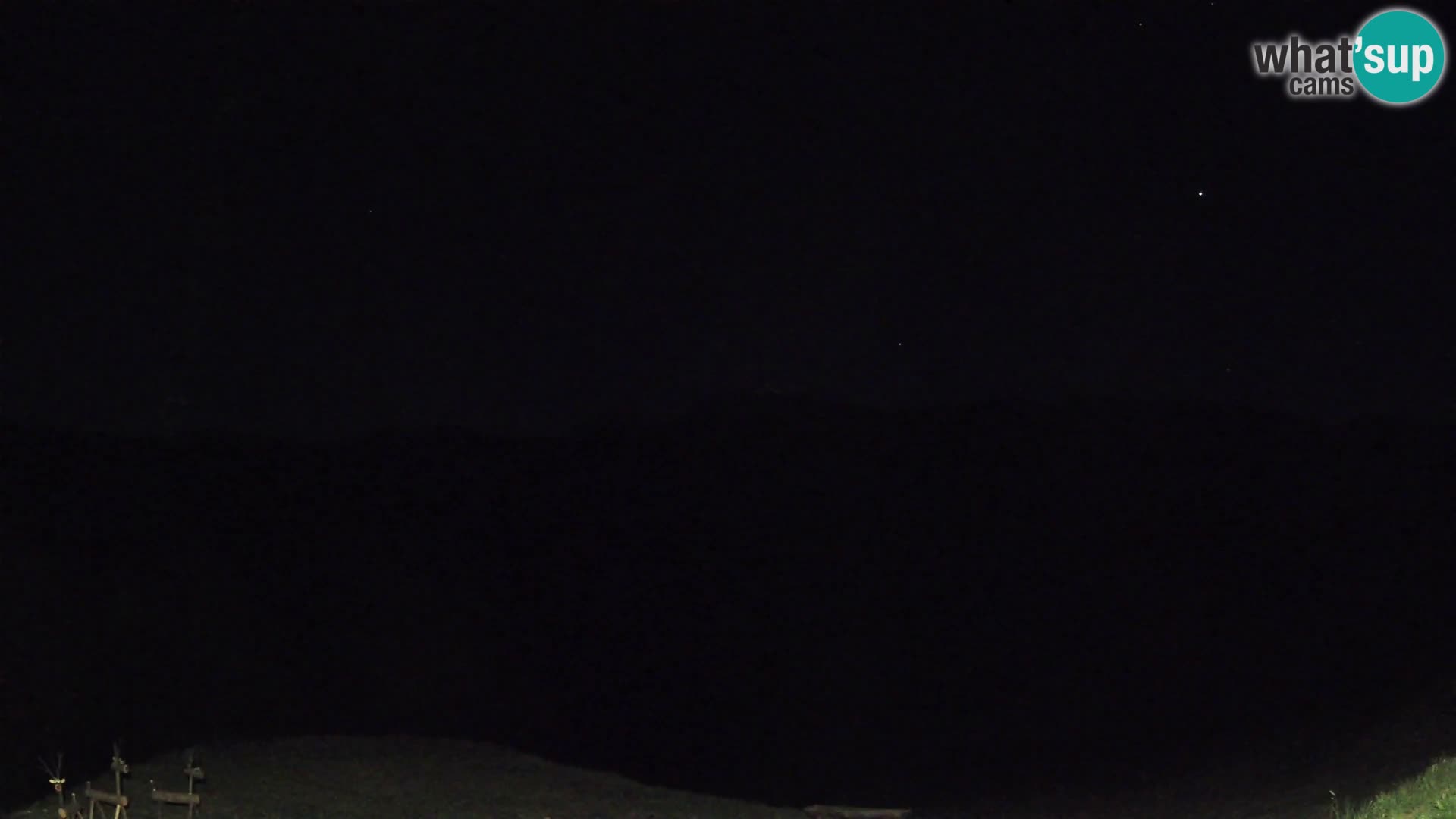 Webcam Brunarica Dražgoše – Live View of Ratitovec (1666 m)