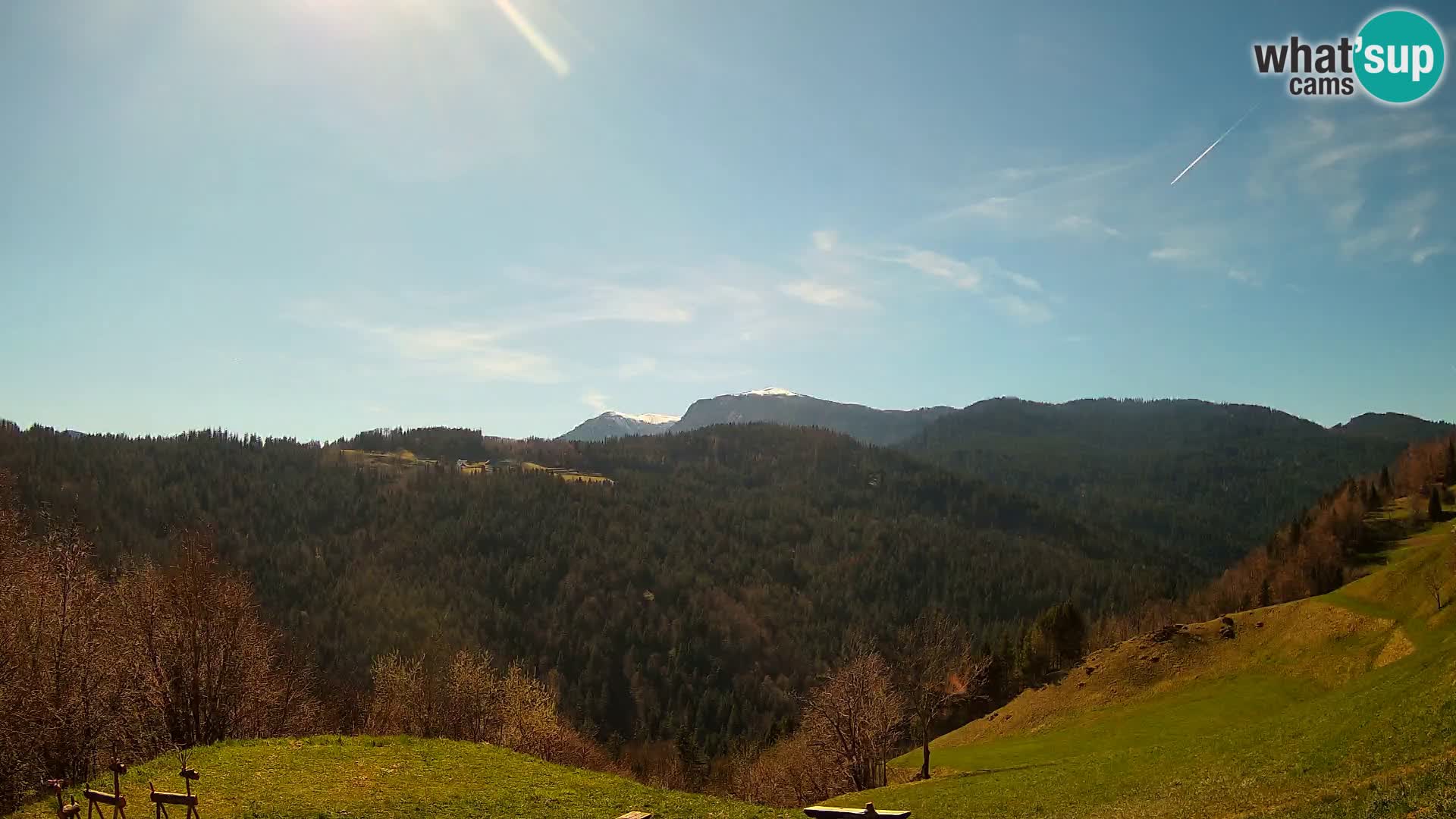 Web kamera Brunarica Dražgoše – Pogled uživo na Ratitovec (1666 m)