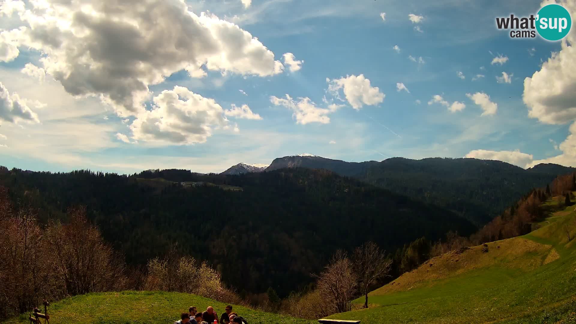 Webcam Brunarica Dražgoše – Vista live sul Ratitovec (1666 m)