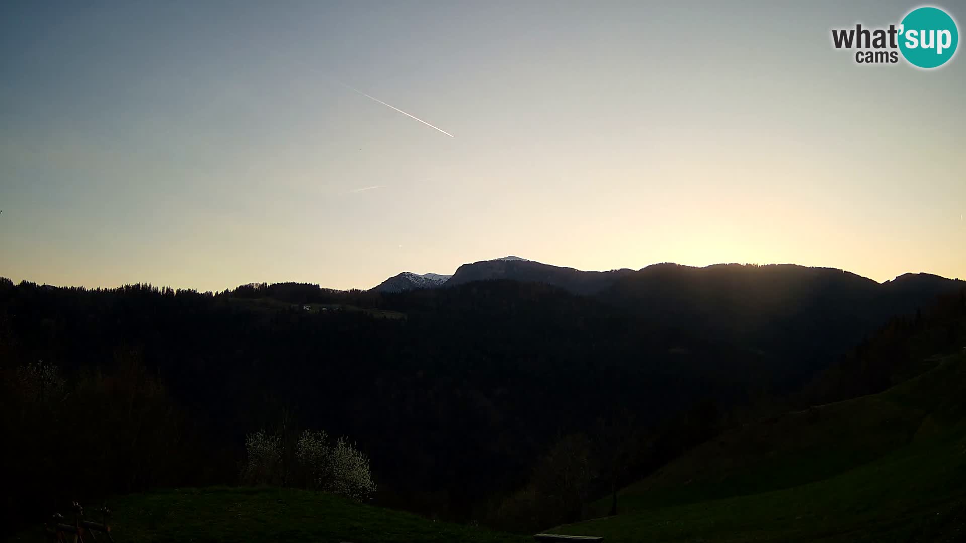 Webcam Brunarica Dražgoše – Live View of Ratitovec (1666 m)