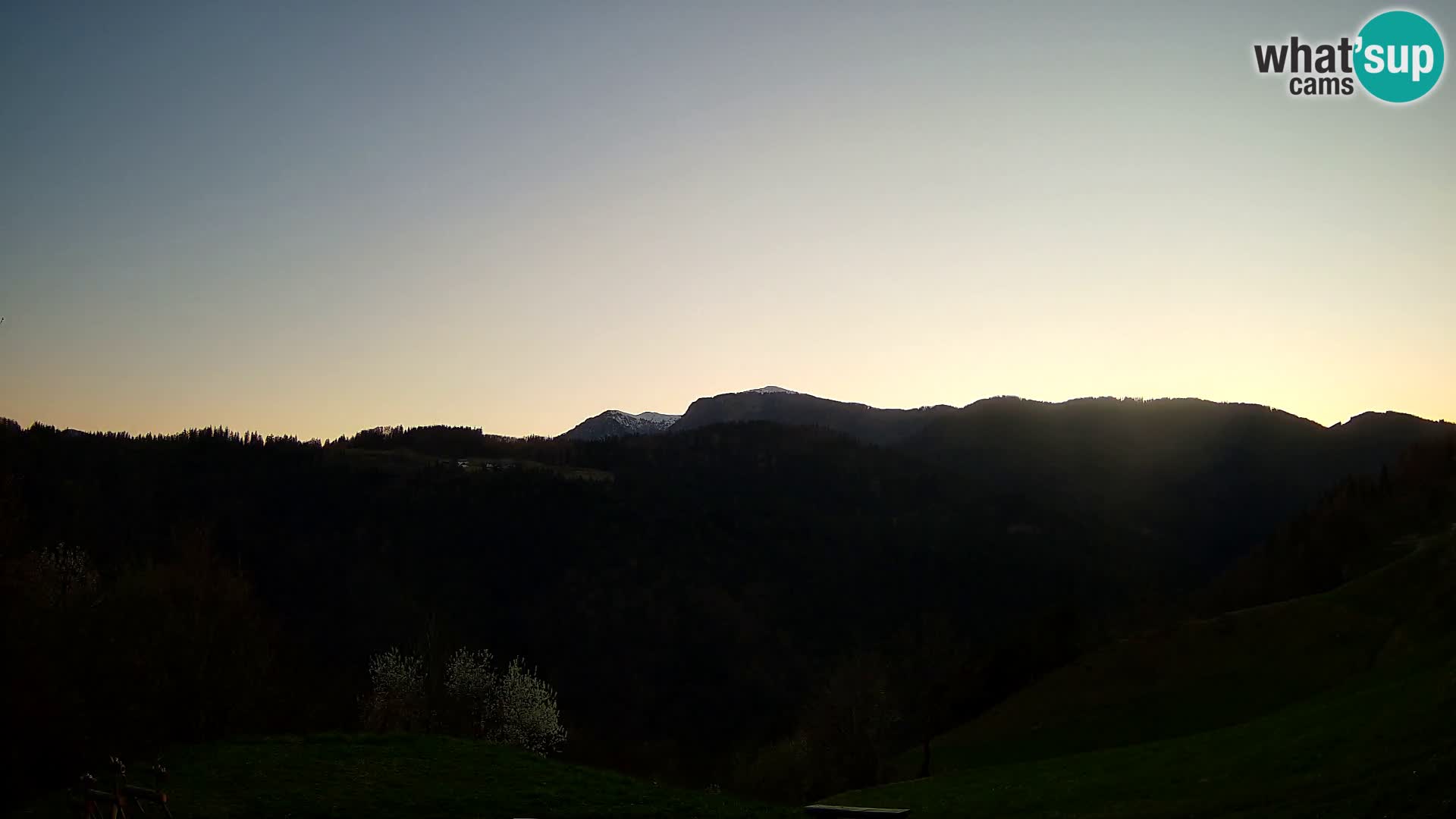 Webcam Brunarica Dražgoše – Liveblick auf Ratitovec (1666 m)