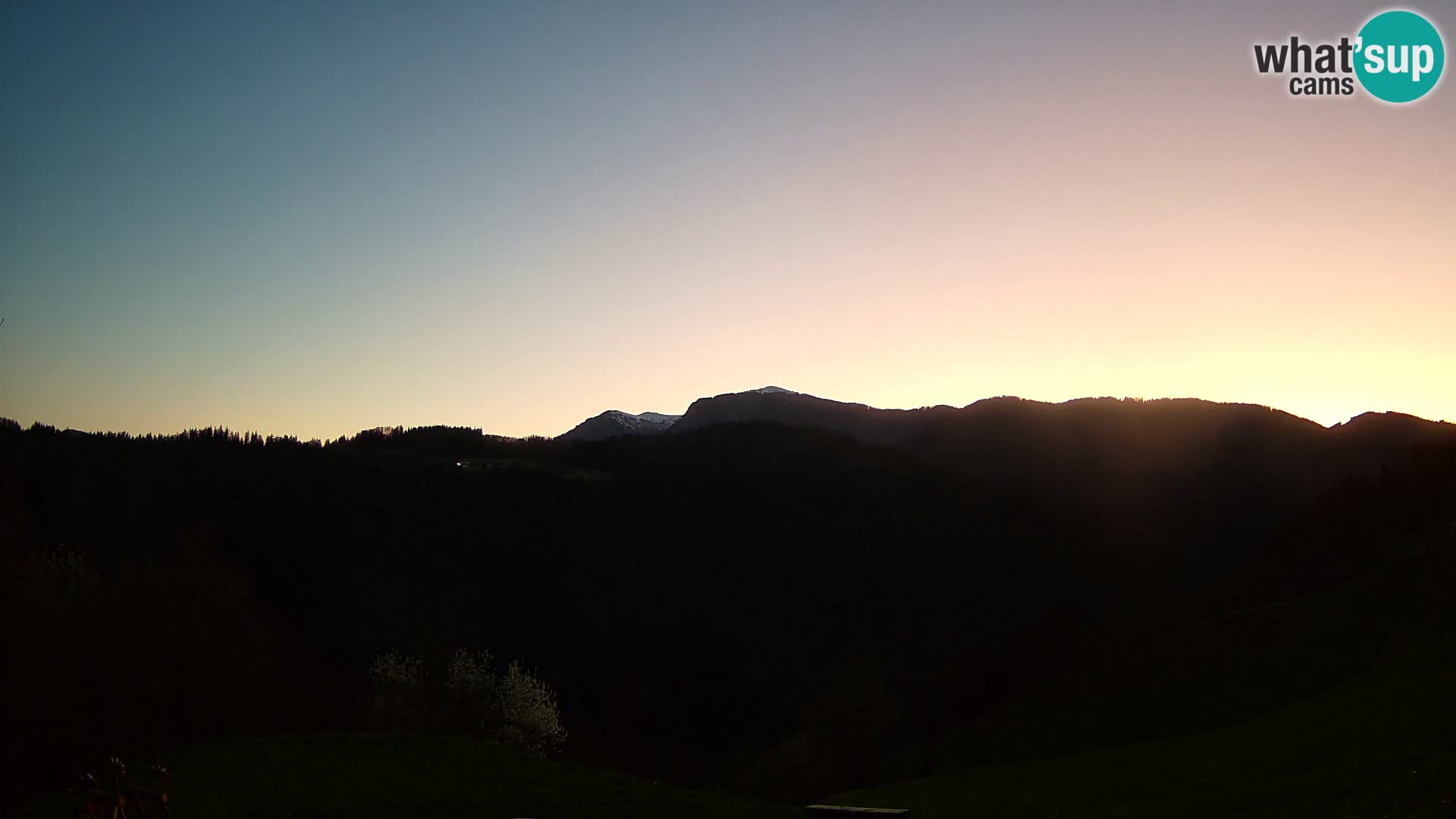 Webcam Brunarica Dražgoše – Vista live sul Ratitovec (1666 m)