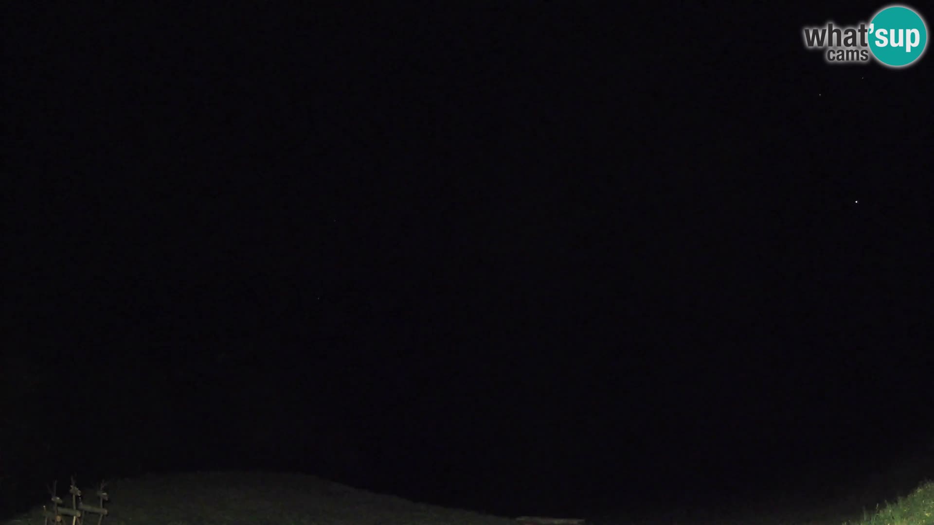 Webcam Brunarica Dražgoše – Live View of Ratitovec (1666 m)